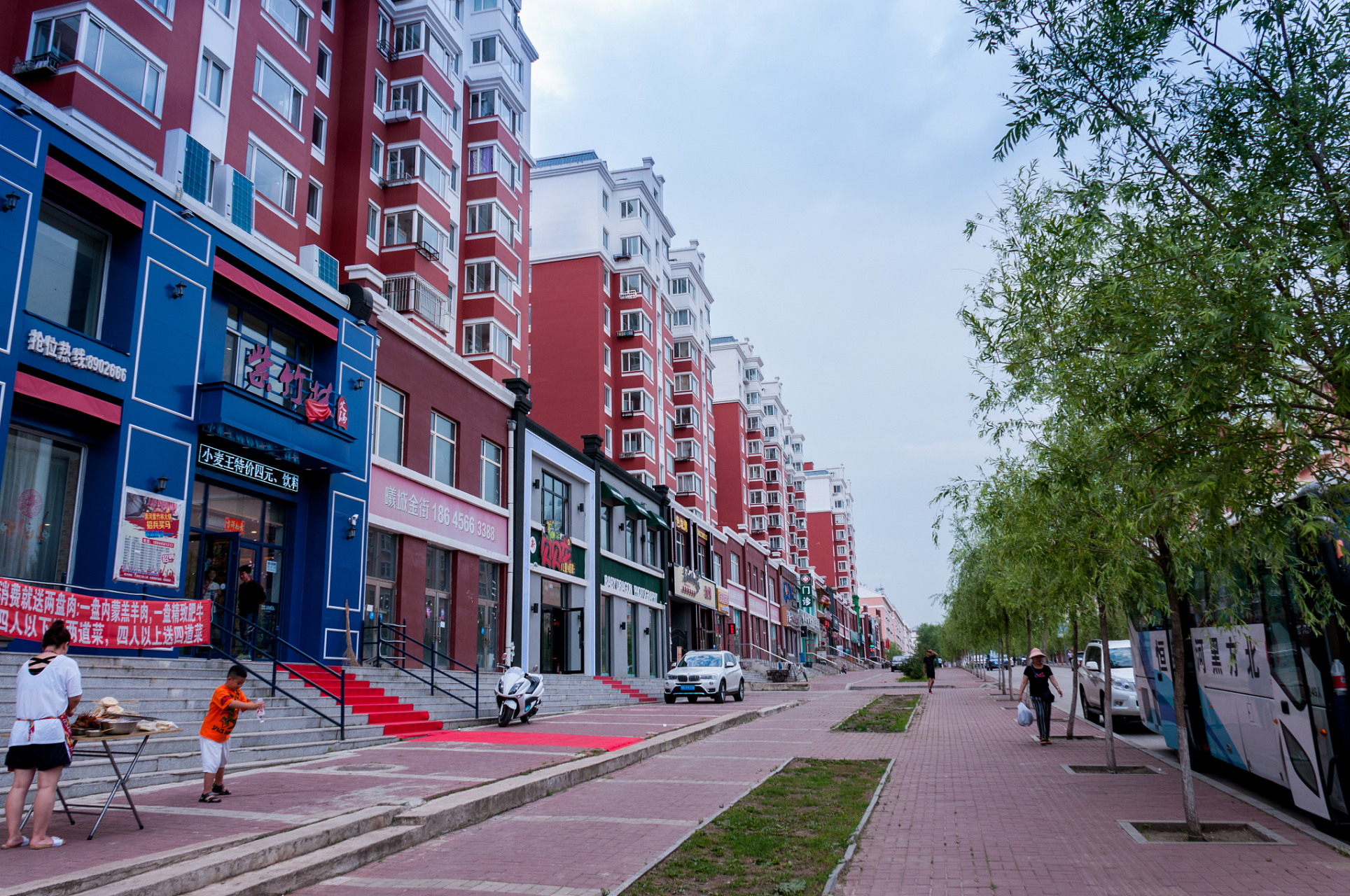 这条美不胜收的街道,向来是游客们流连忘返的心之所向.