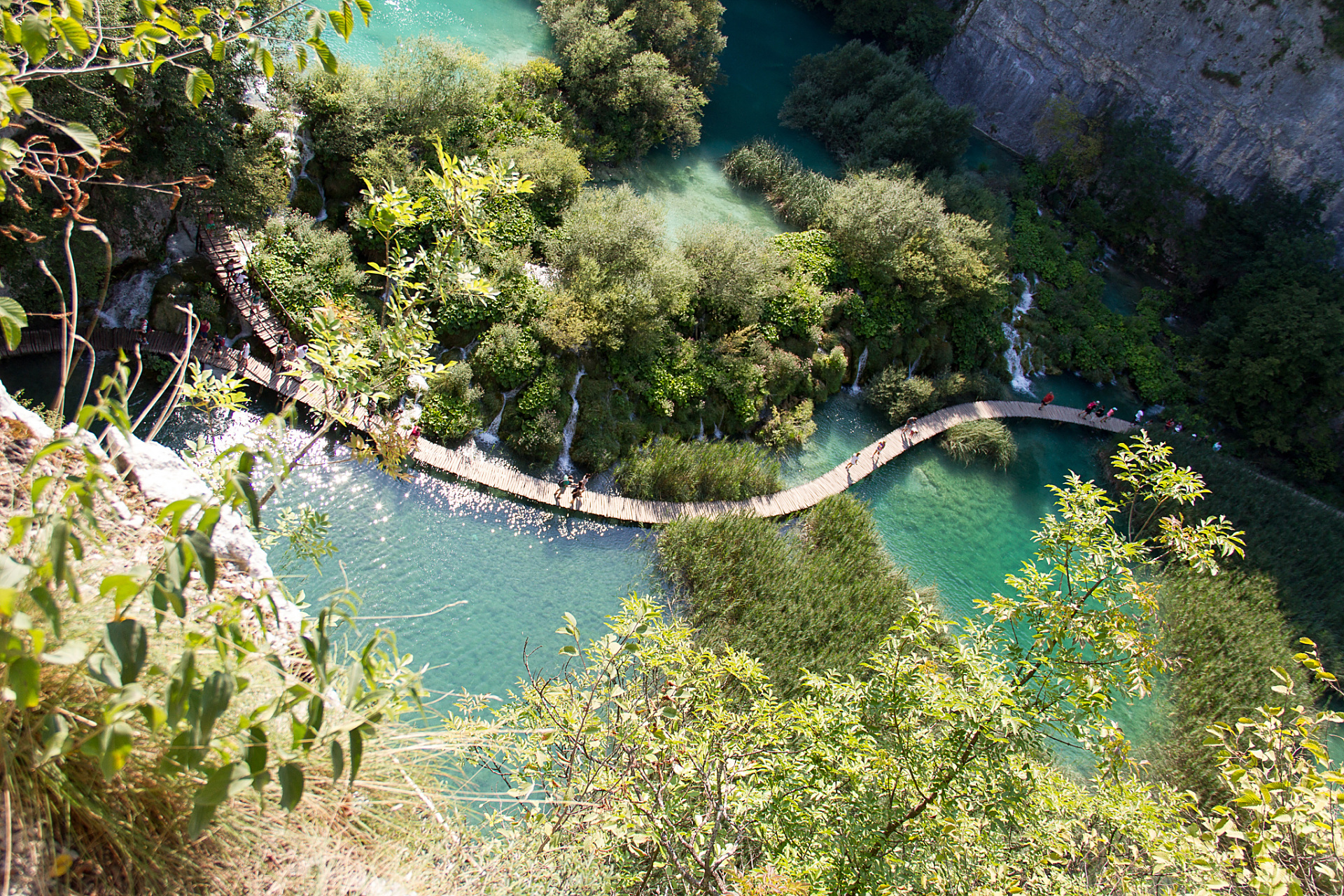 欢迎来到美丽的桃源河旅游景区,它坐落于贵阳市修文县六屯乡的怀抱之