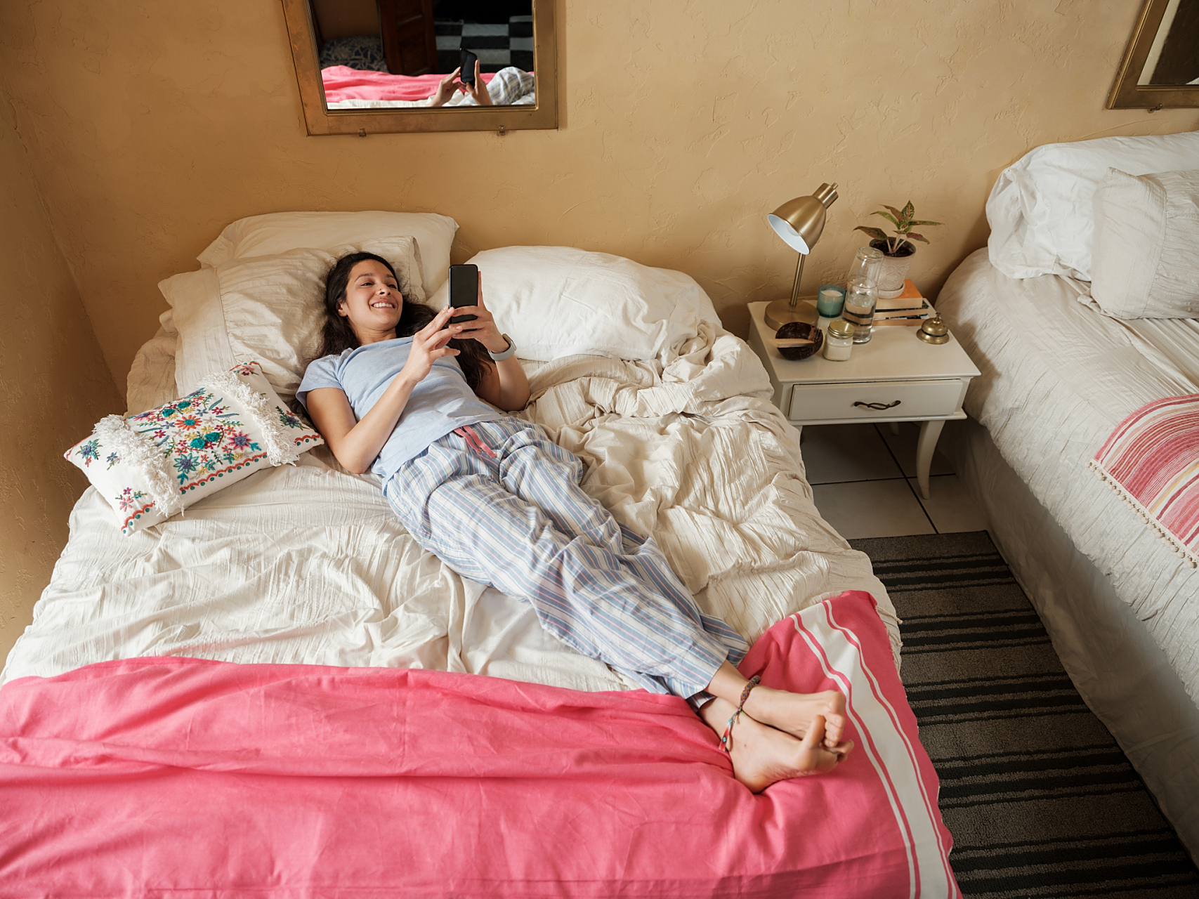 中国前几年的"葛优瘫",现在外网热议的"腐烂在床上".