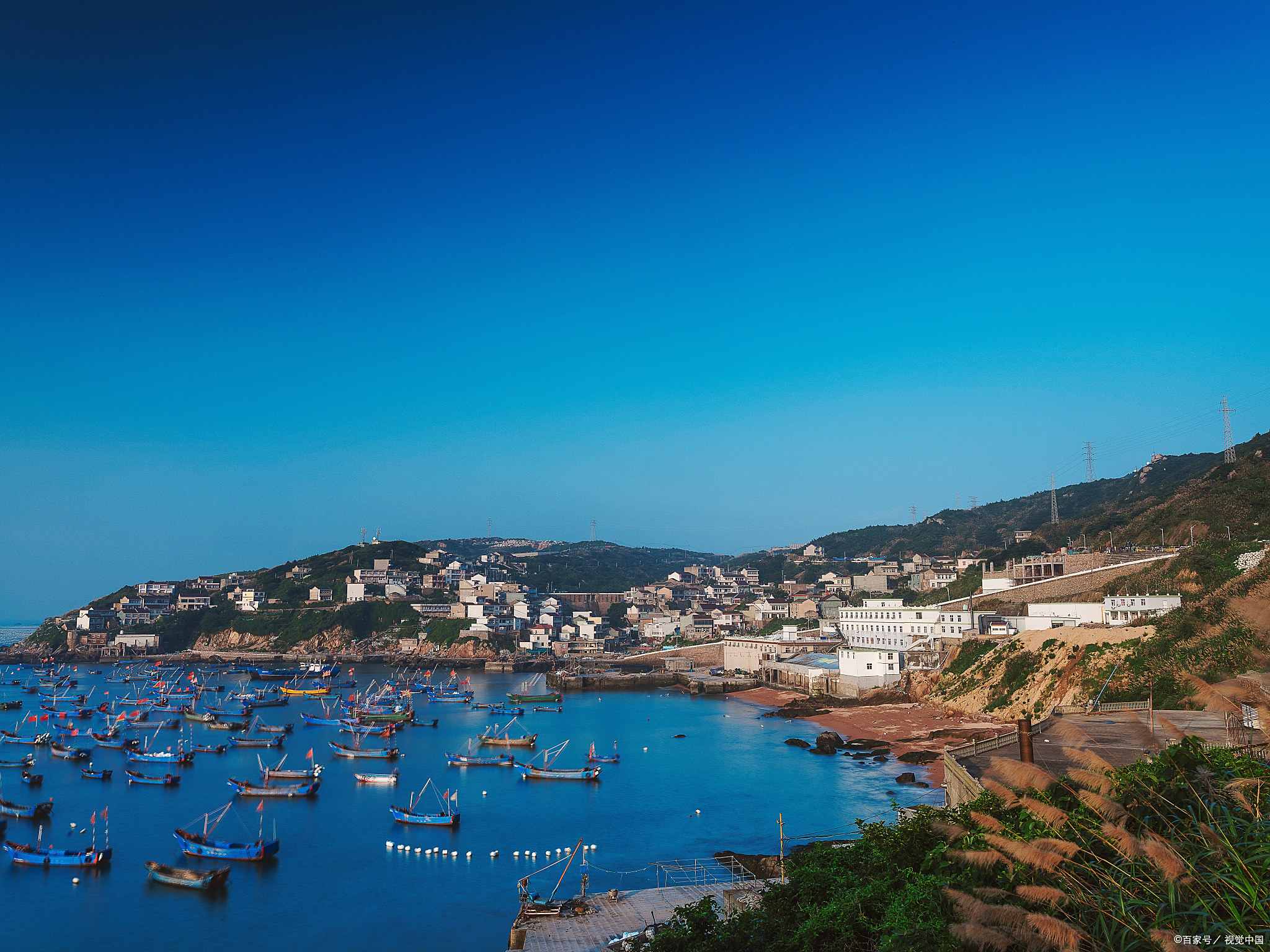 浙江舟山是中国的一个美丽的海岛城市,位于浙江省东部海域,是浙江省的