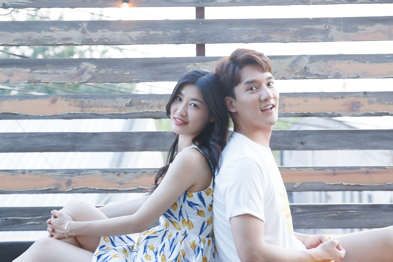 他尊重你的意见,与你共同成长,面对困难并肩作战.