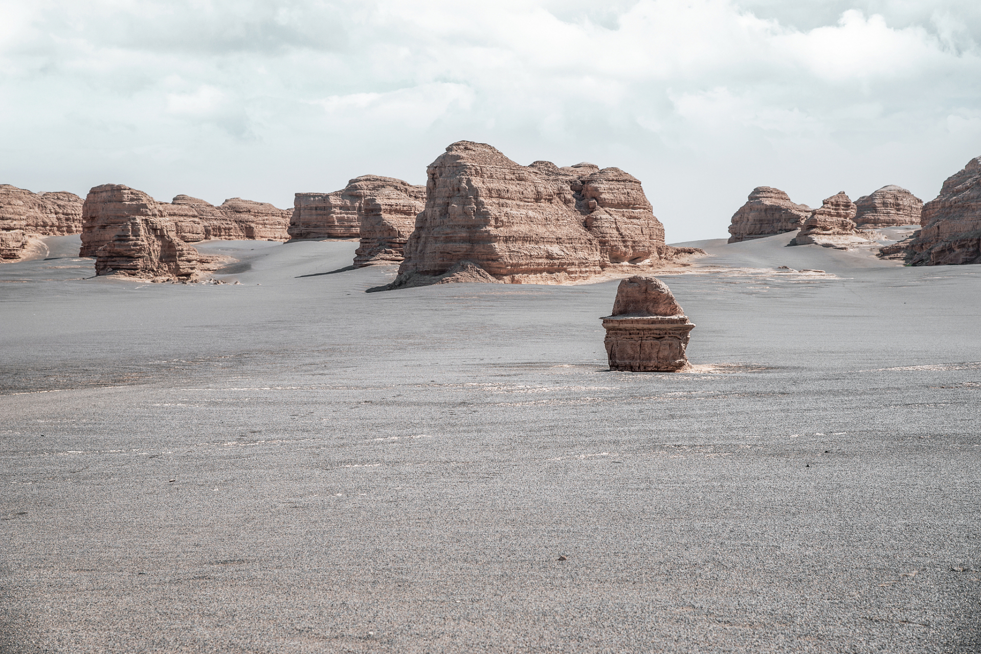 嬉行记# 敦煌西海舰队(垄岗状雅丹),这个历史悠久的舰队由来已久