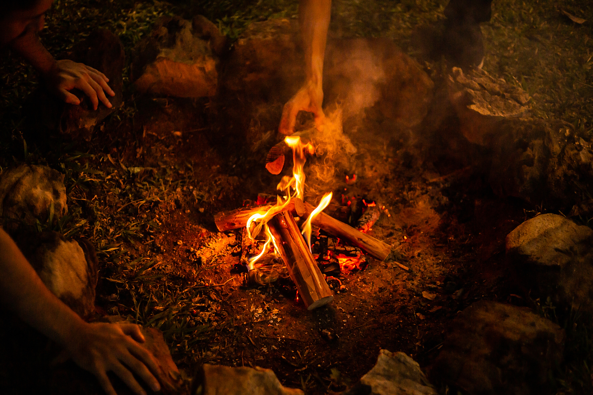" 这些就概括了旧石器时代远古祖先用火熟食的四种基本方法.
