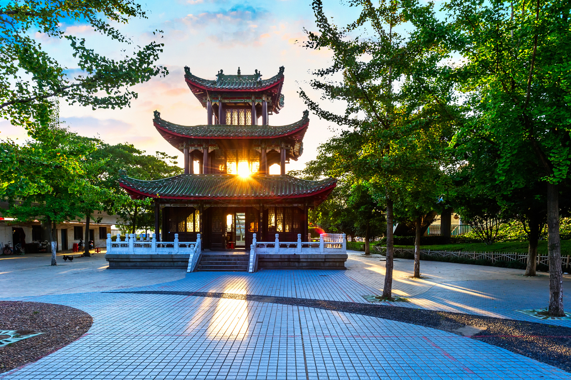 位于山西省晋中市榆次区的观稼阁是常家庄园景区内的一座建筑.