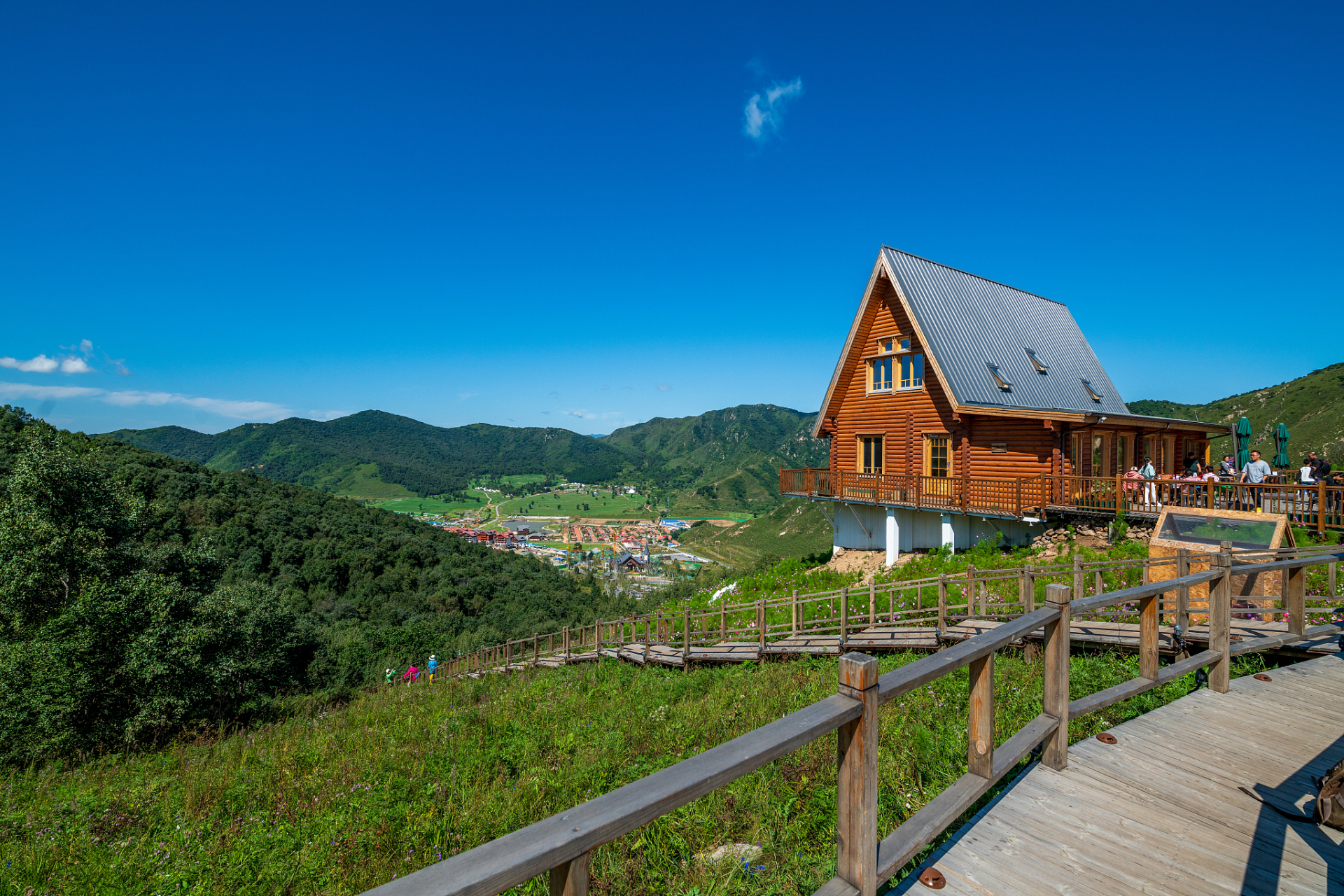 天定山旅游度假小镇图片