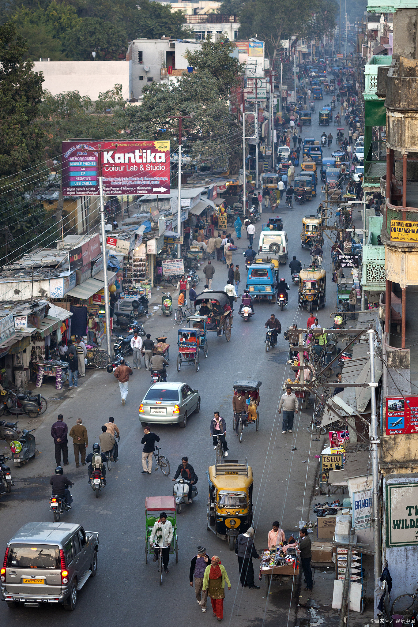 我在印度生活和工作了一年,说几句可能很多人不爱听的大实话