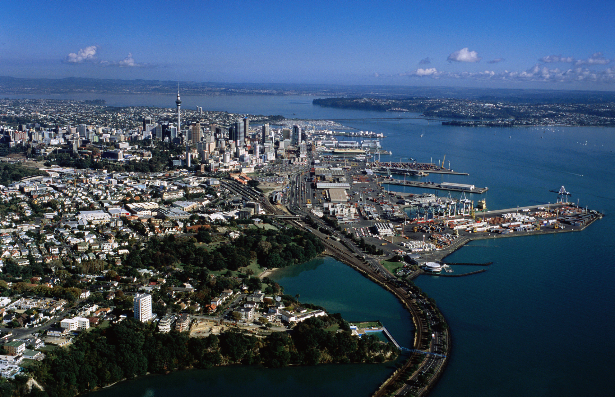 新西兰奥克兰市中心发生枪击事件多人死伤 新华社新西兰奥克兰7月20日