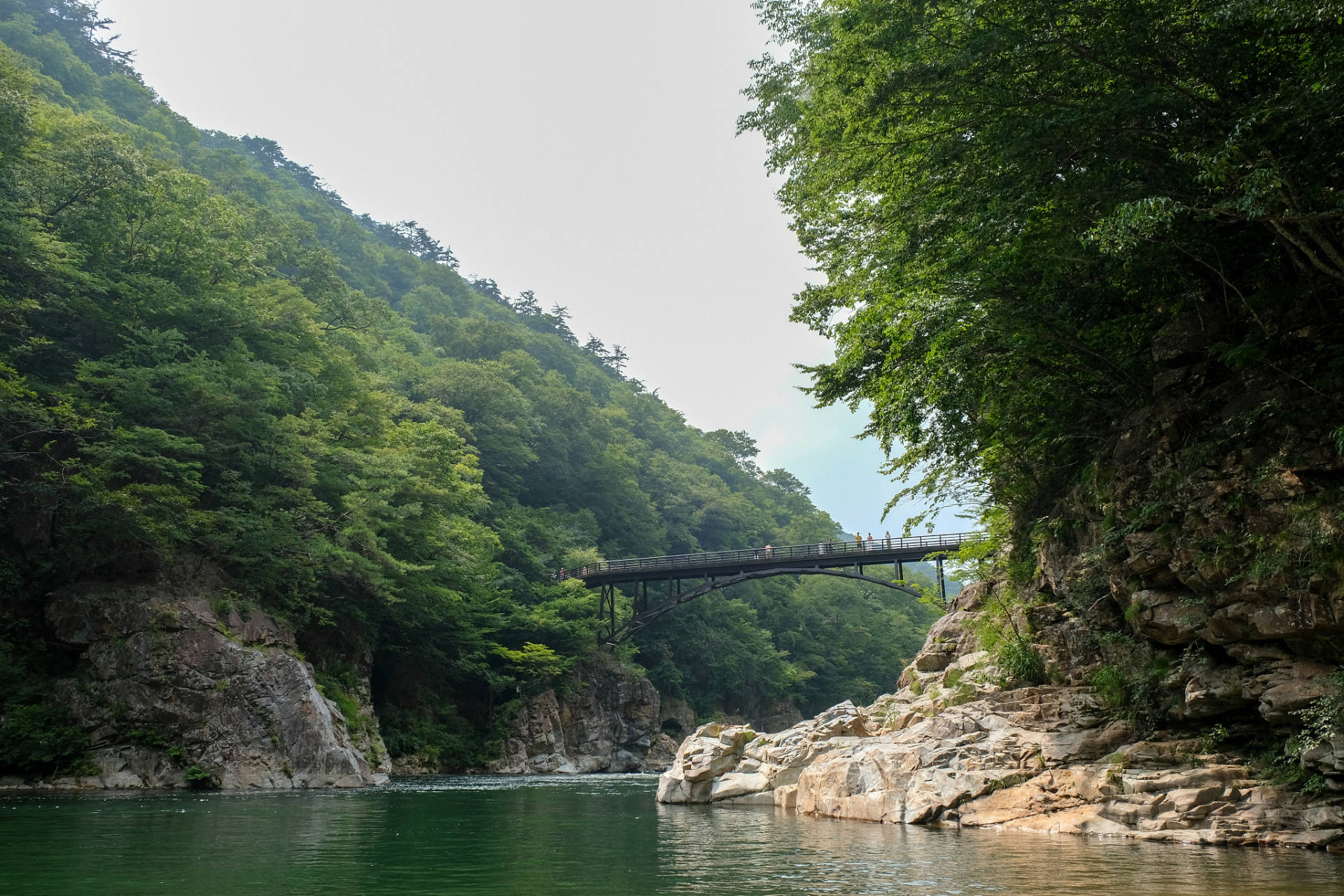 这个风景区位于临江乡,诺水镇,空山乡一带,占地约120平方公里,它不仅