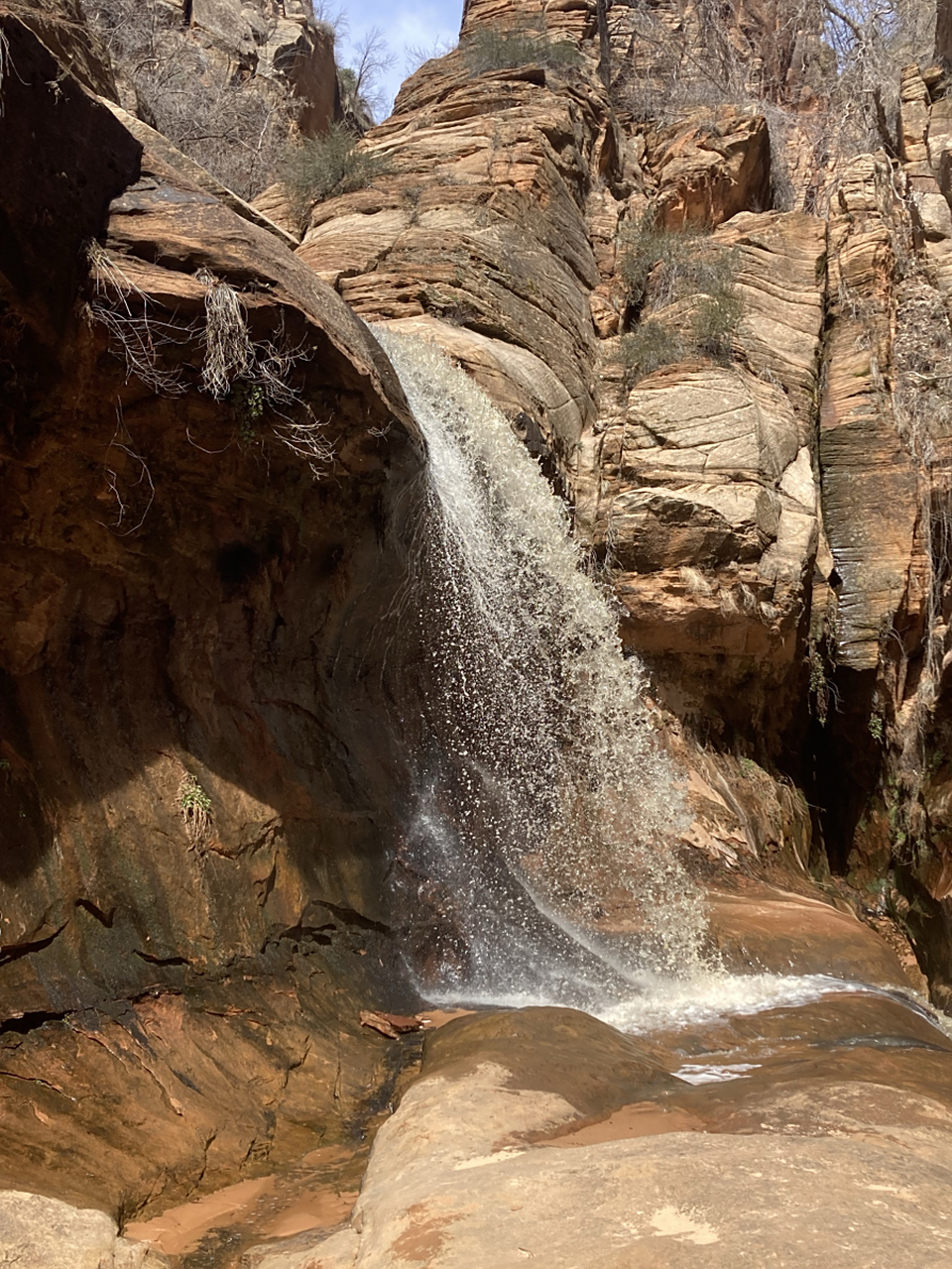桑干河大峡谷旅游区充分利用峡谷内丰富的水资源和天然地形环境,采用