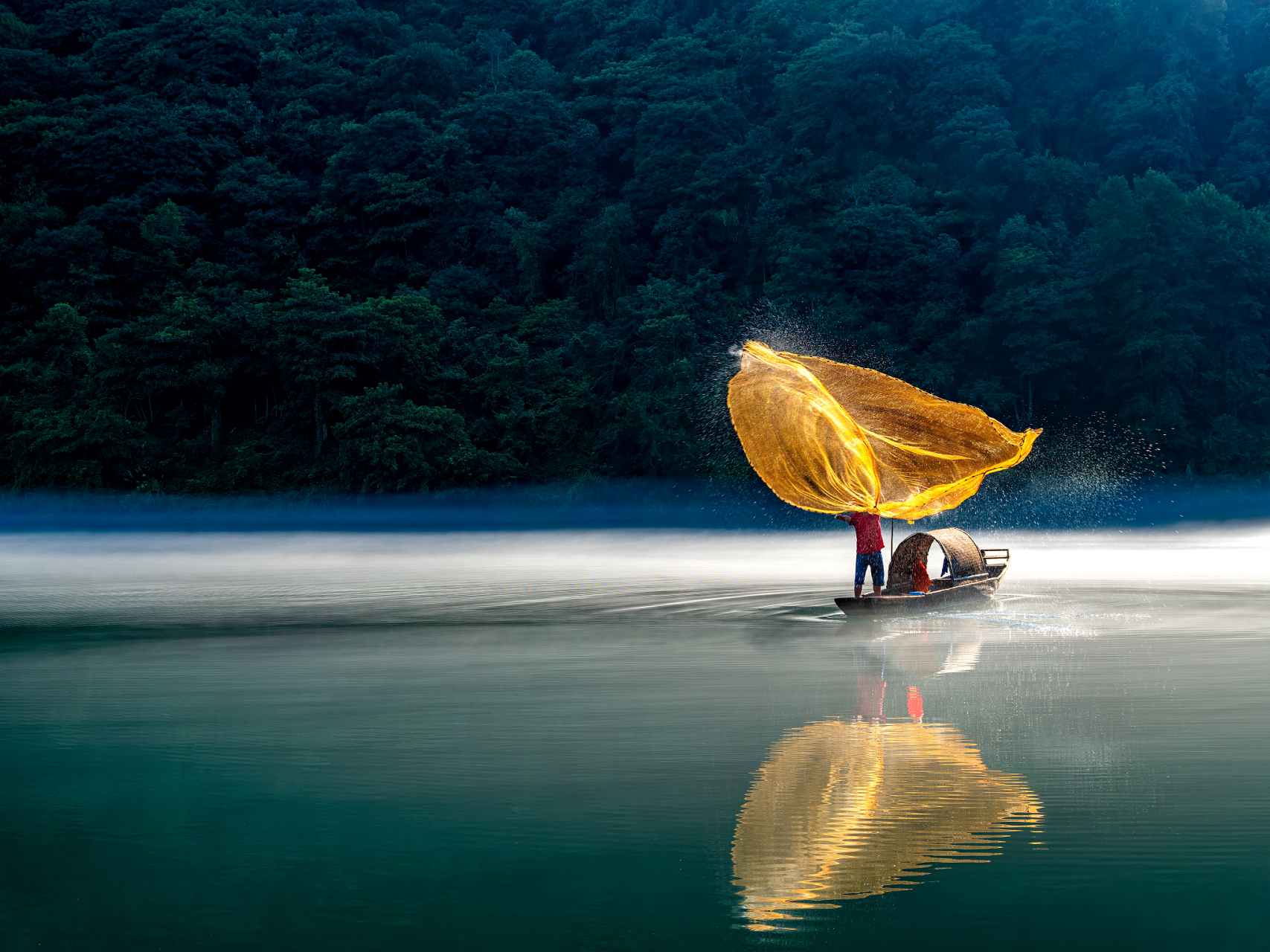 小东江,位于我国广东省韶关市仁化县境内,是一片神秘而美丽的自然风景