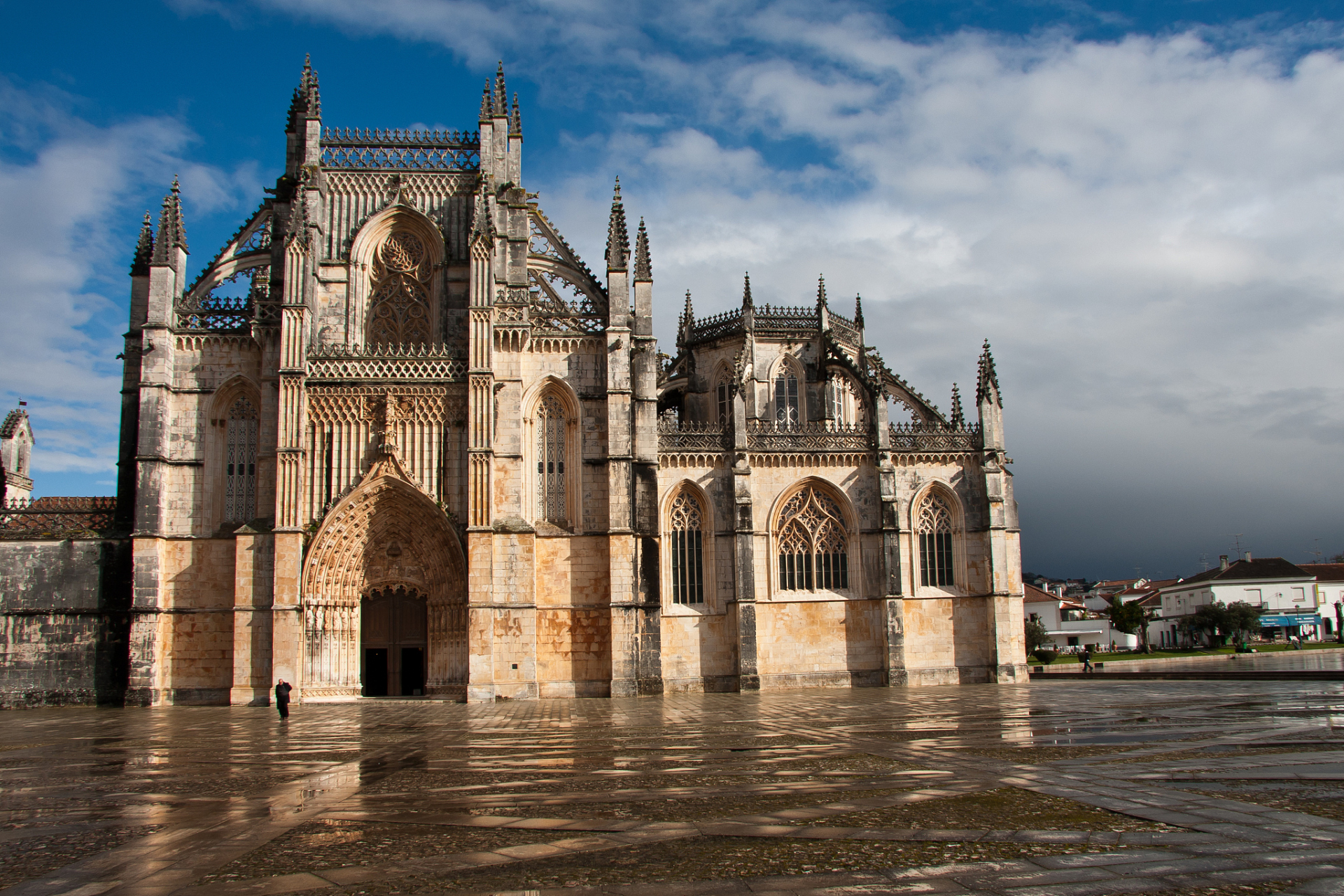 卢克莱修是罗马共和国末期的诗人和哲学家,他的全名有点长提图斯