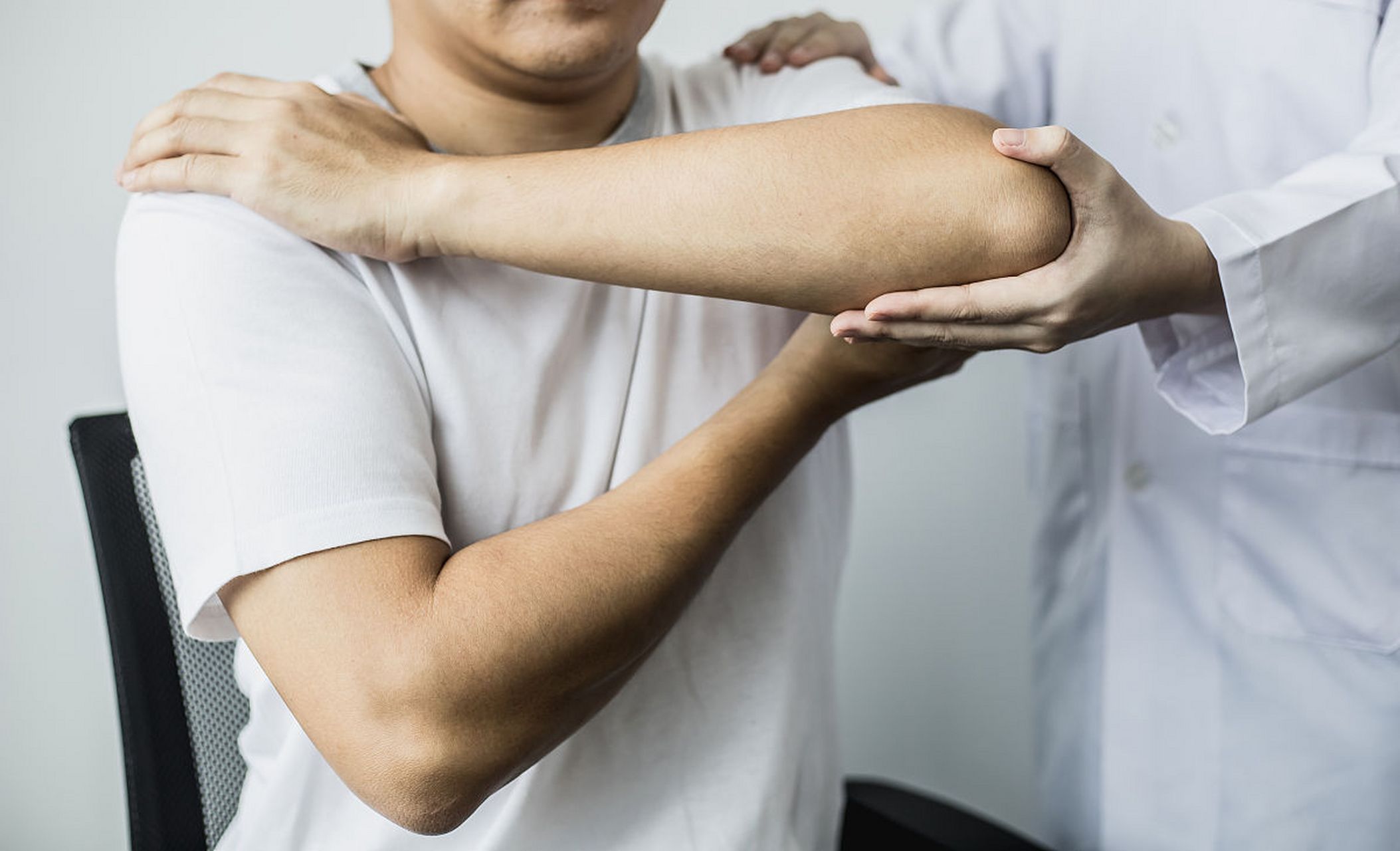 肌肉无力是指肌肉处于松弛状态,无法发挥正常的收缩力.