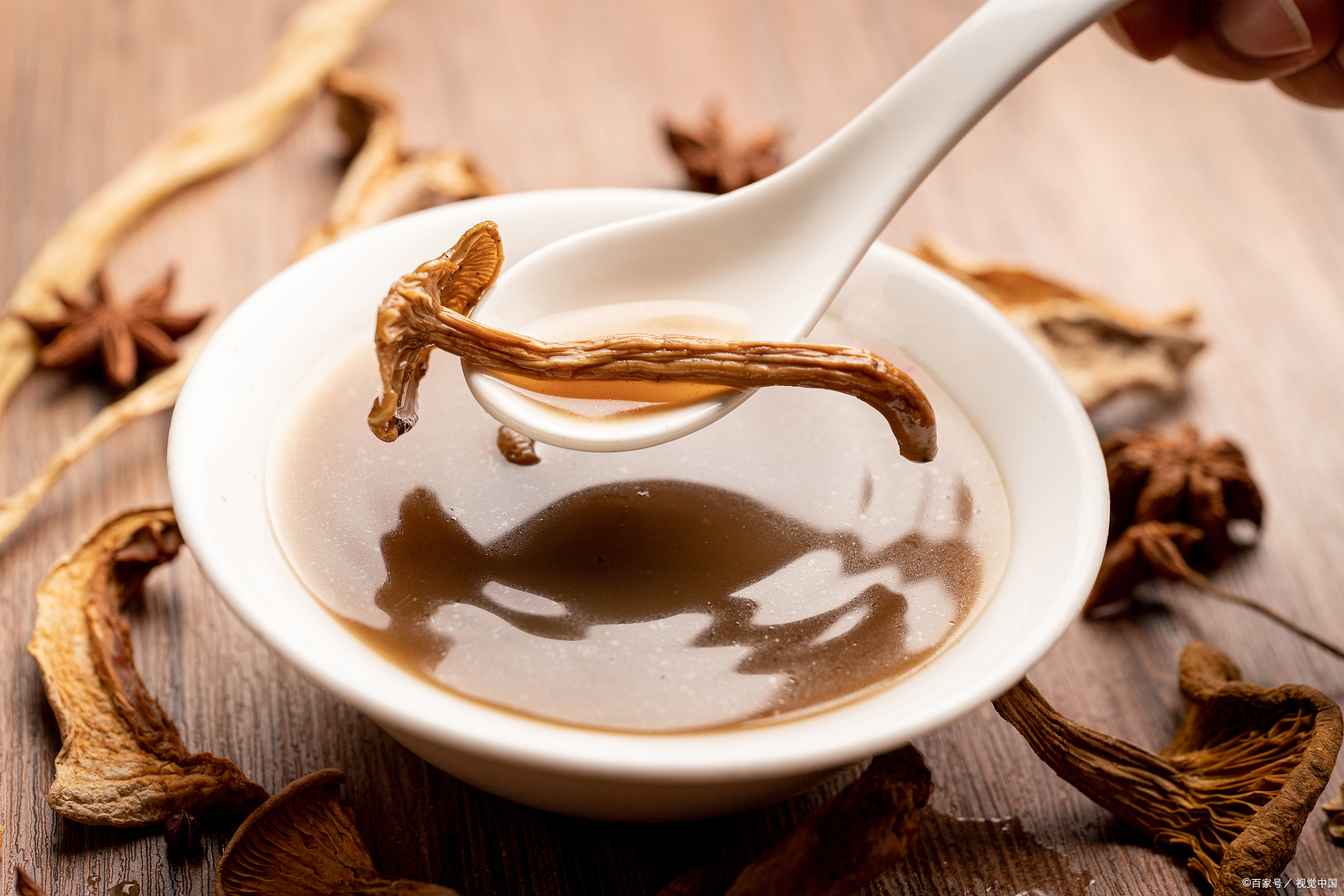 3,药膳——灵芝莲子百合粥