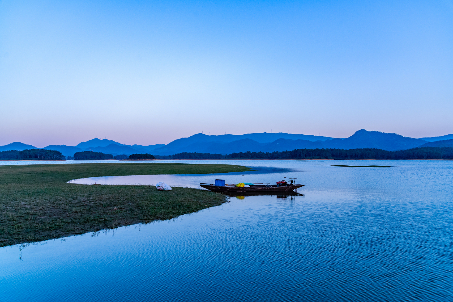 拒绝不了的长安绝绝子# 瀛湖位于安康市瀛湖镇境内,距离安康市城窃技