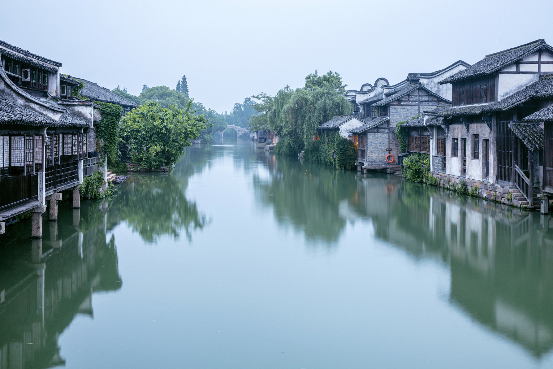 美文欣赏:  忆江南,忆江南的烟雨,忆江南的小桥流水,忆江南的陌上人