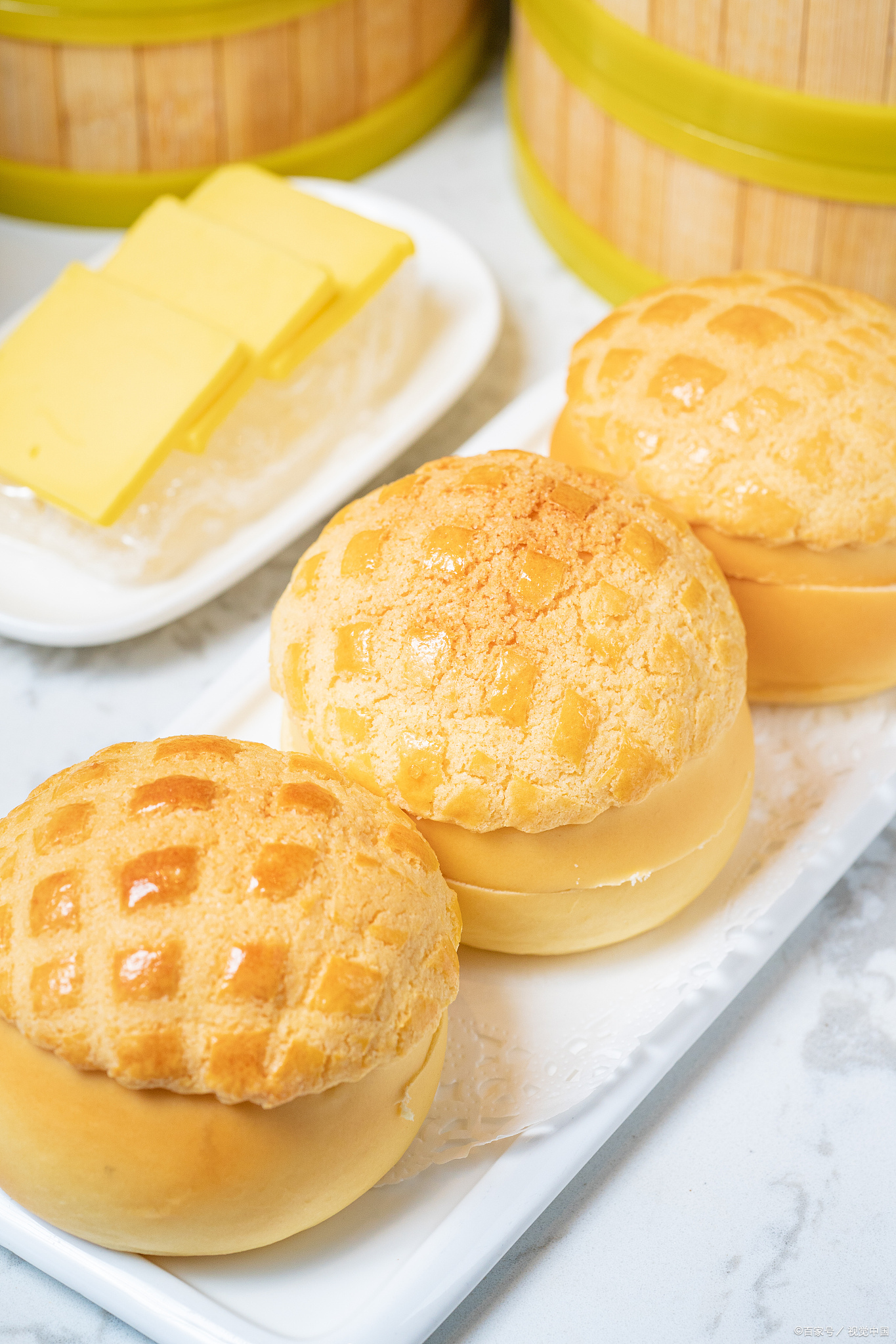 是广东地区特有的一种传统早餐方式,以其多样的点心和精致的茶点而