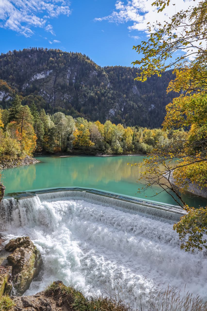 预算全攻略  随着五一假期的临近,九寨沟的美景又将成为众多旅游爱好