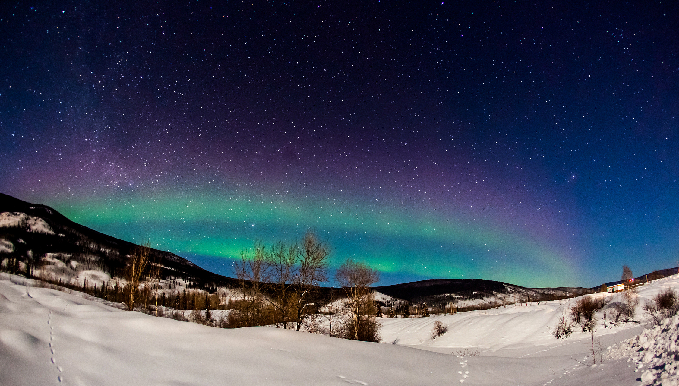 黑龙江漠河再现绚丽北极光  黑龙江漠河,这个位于中国最北端的小城市