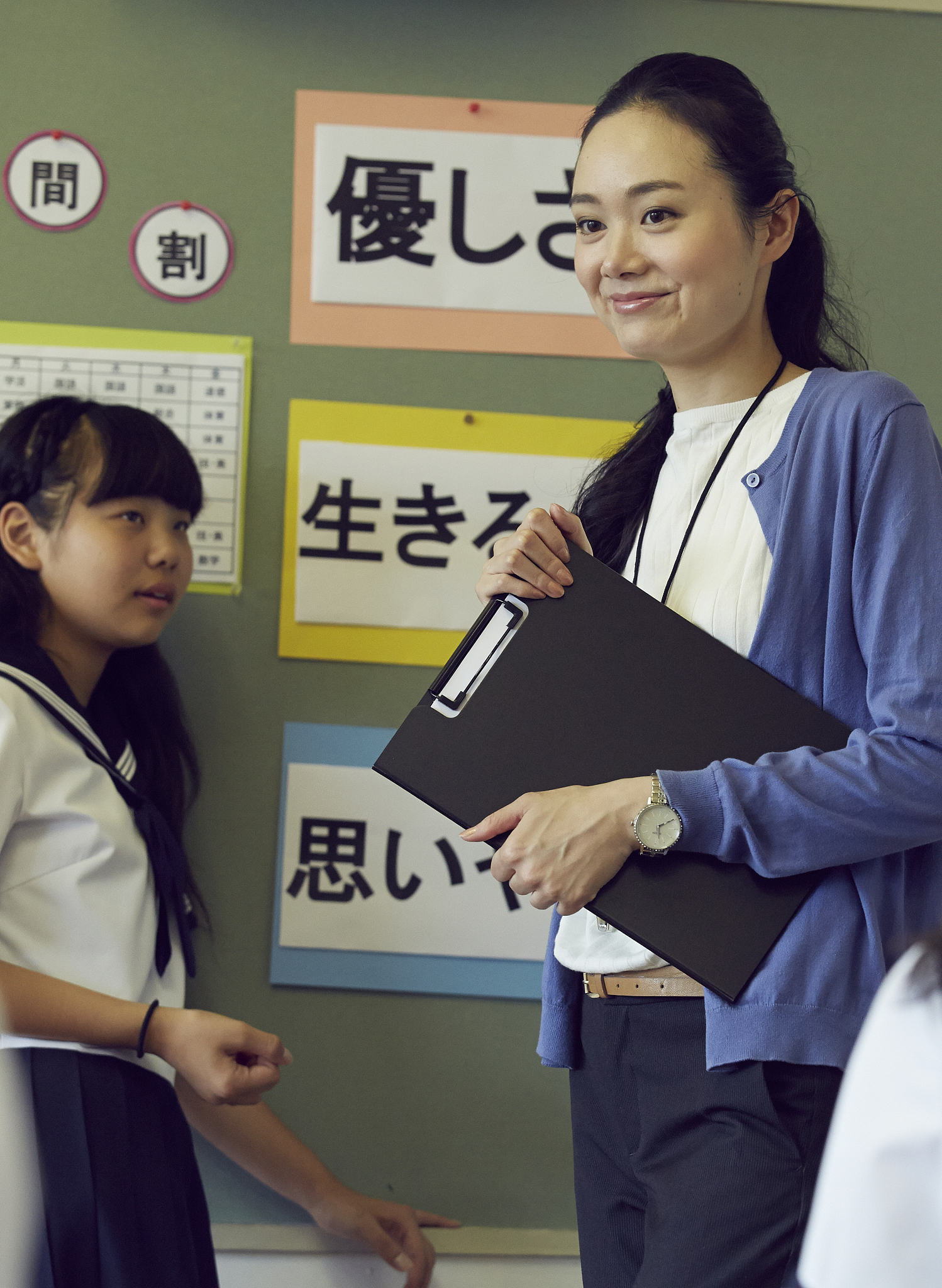 郑少秋痛失长女,现任妻子官晶华两次发声,心思缜密保护秋官形象