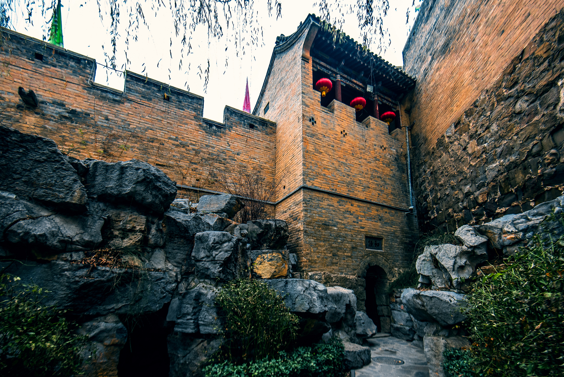 如果你想体验一场古韵悠长,宁静如诗的旅行,那么青岛即墨凤凰古村绝对