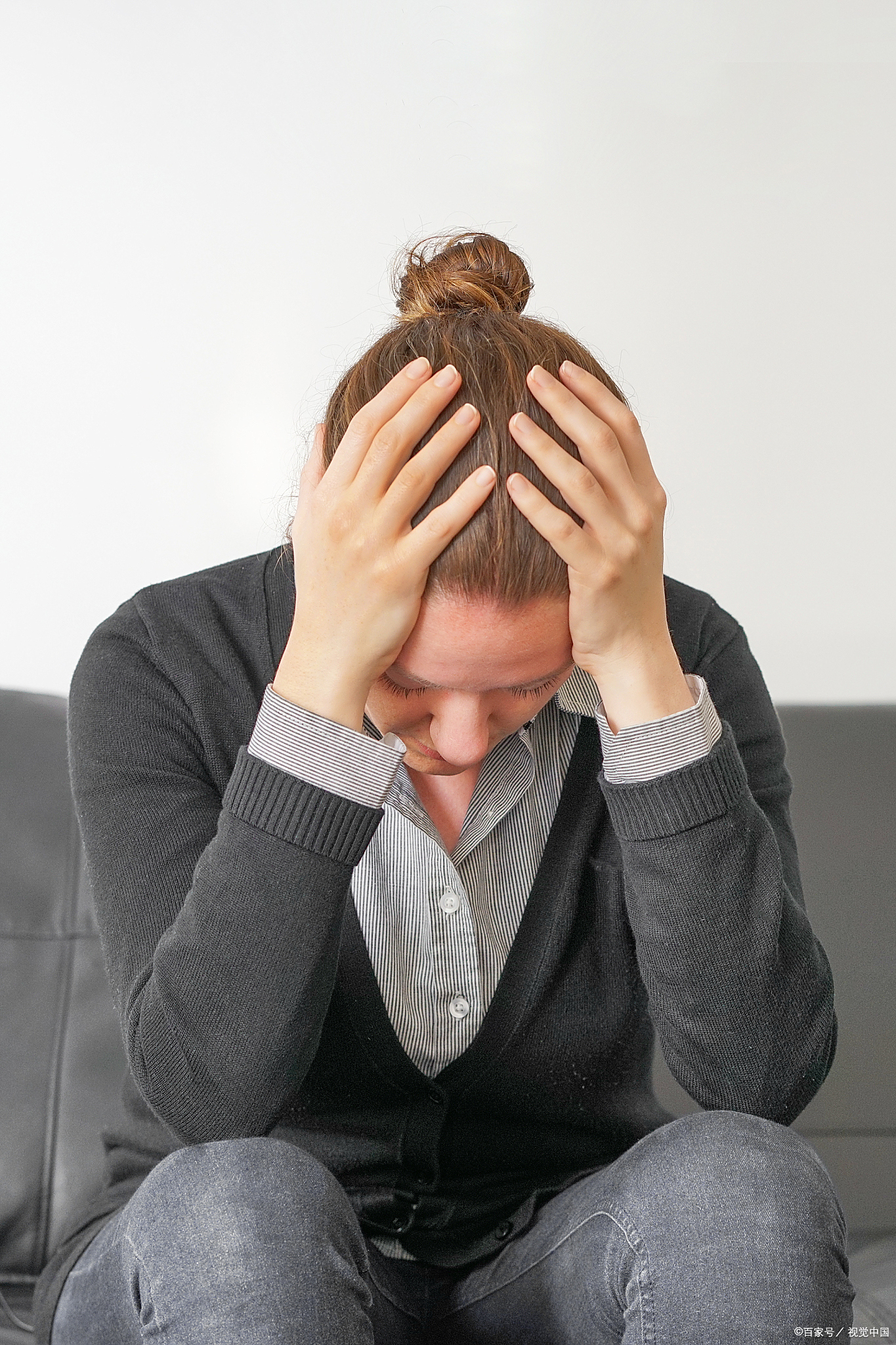 精神分裂症是一种严重的精神疾病,通常在青少年晚期或成年早期开始