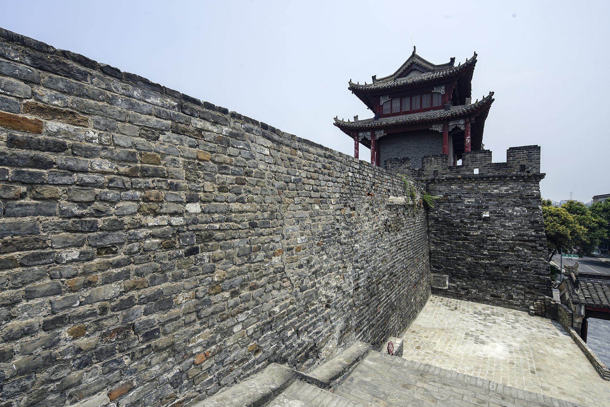 寿县古城墙:始建于宋,重建于北宋熙宁年间,明清时多次修葺,是中国