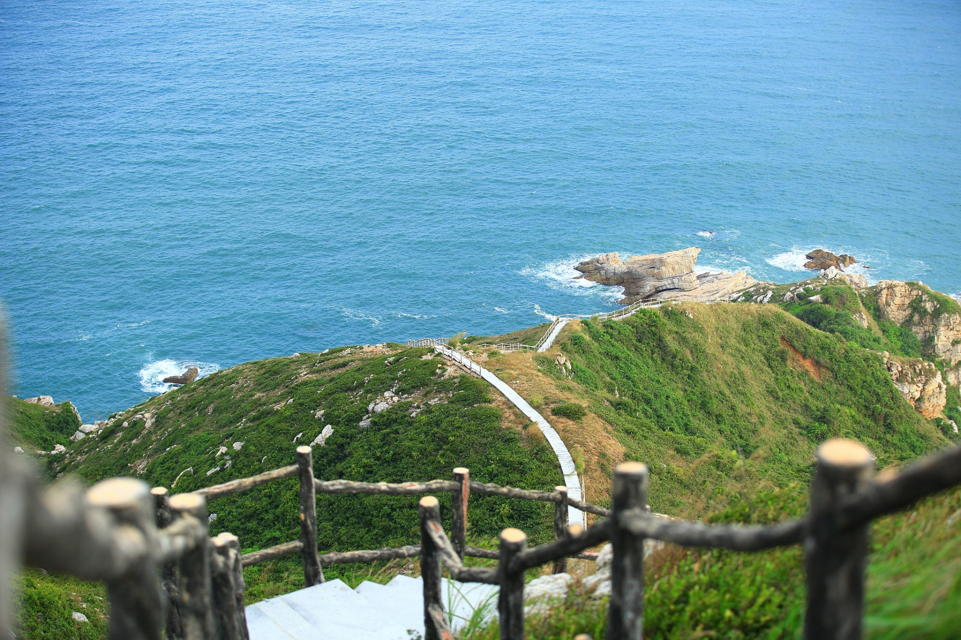 嬉行记# 北海冠头岭国家森林公园,位于华夏大地的北部沿海地区,拥有