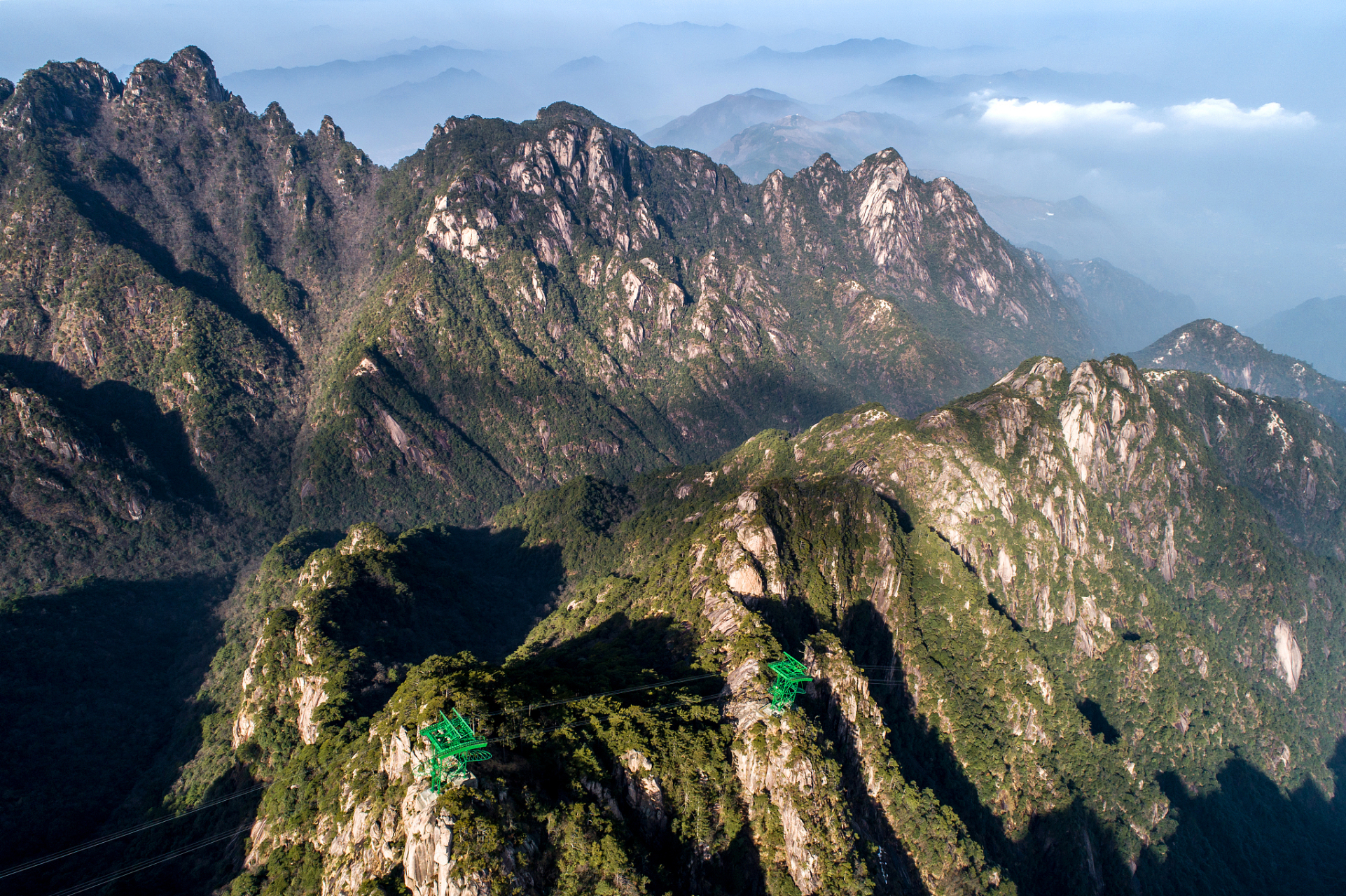 泰山,别名岱山,岱宗,岱岳,东岳,泰岳,为五岳之一,素有"五岳之首","