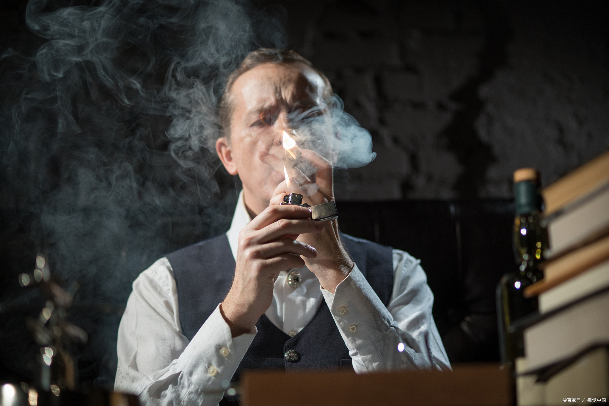 在众多影响健康的因素中,抽烟和饮酒无疑是两个重要的负面因素