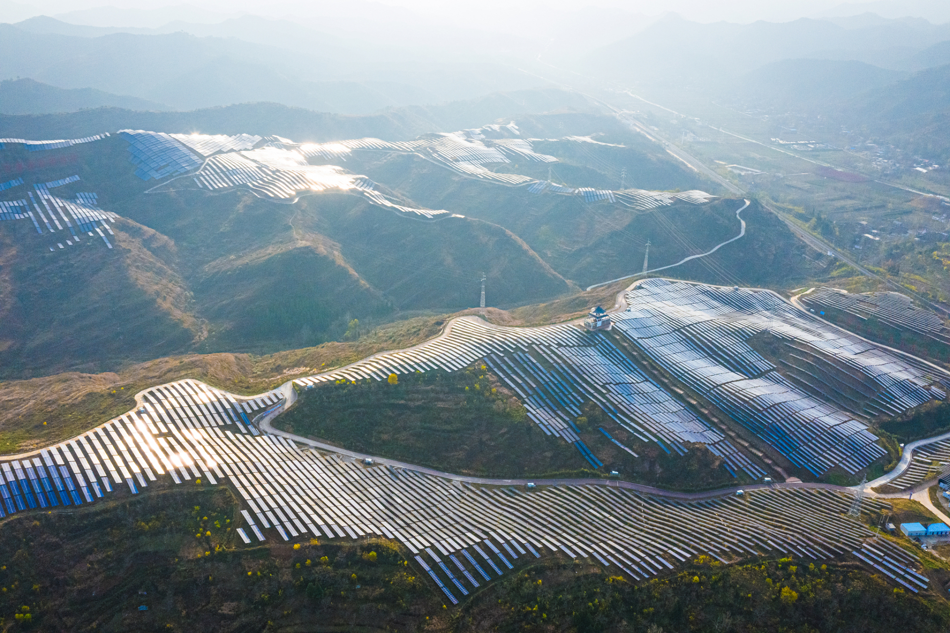 山地光伏电站图片图片