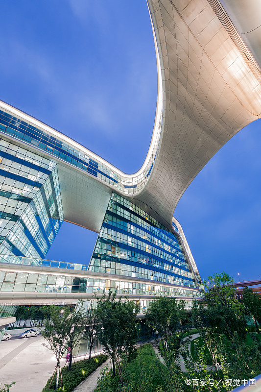 德国有个记者叫马克,他在咱们这儿待了10天,发现了好多有意思的事呢