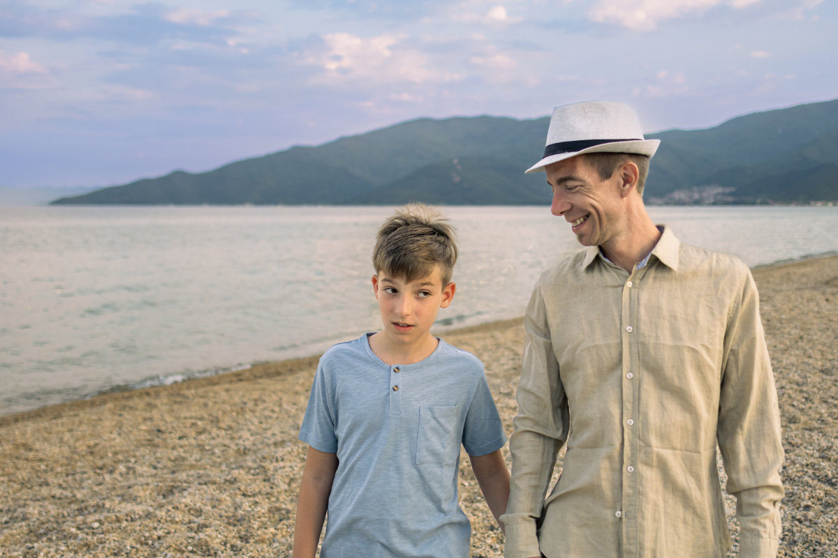 这不仅是采中好爸爸十条的生动实践更是对现代家庭教育中父亲角色