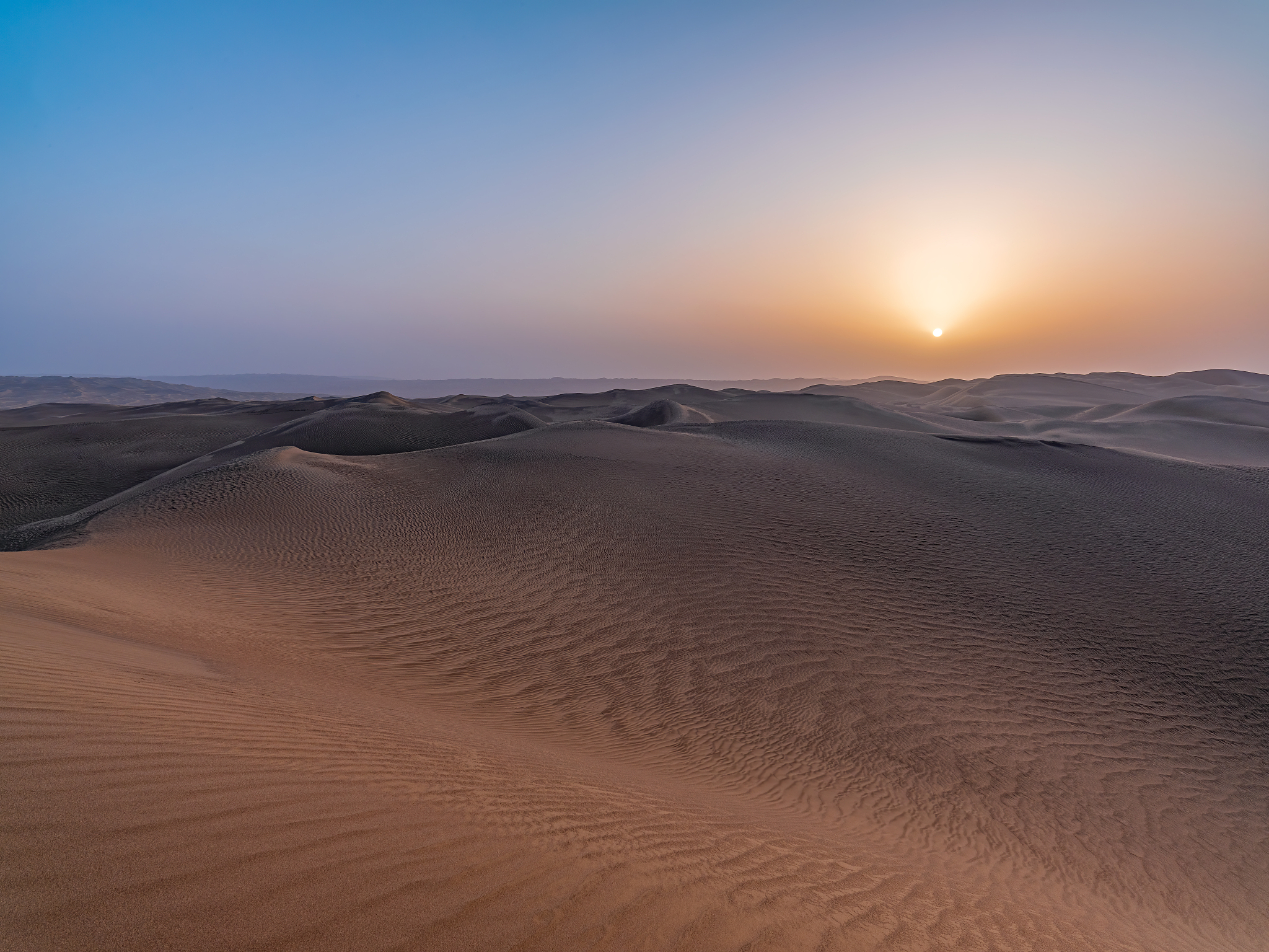 夏天去新疆,塔克拉玛干沙漠的日落你想象过吗?