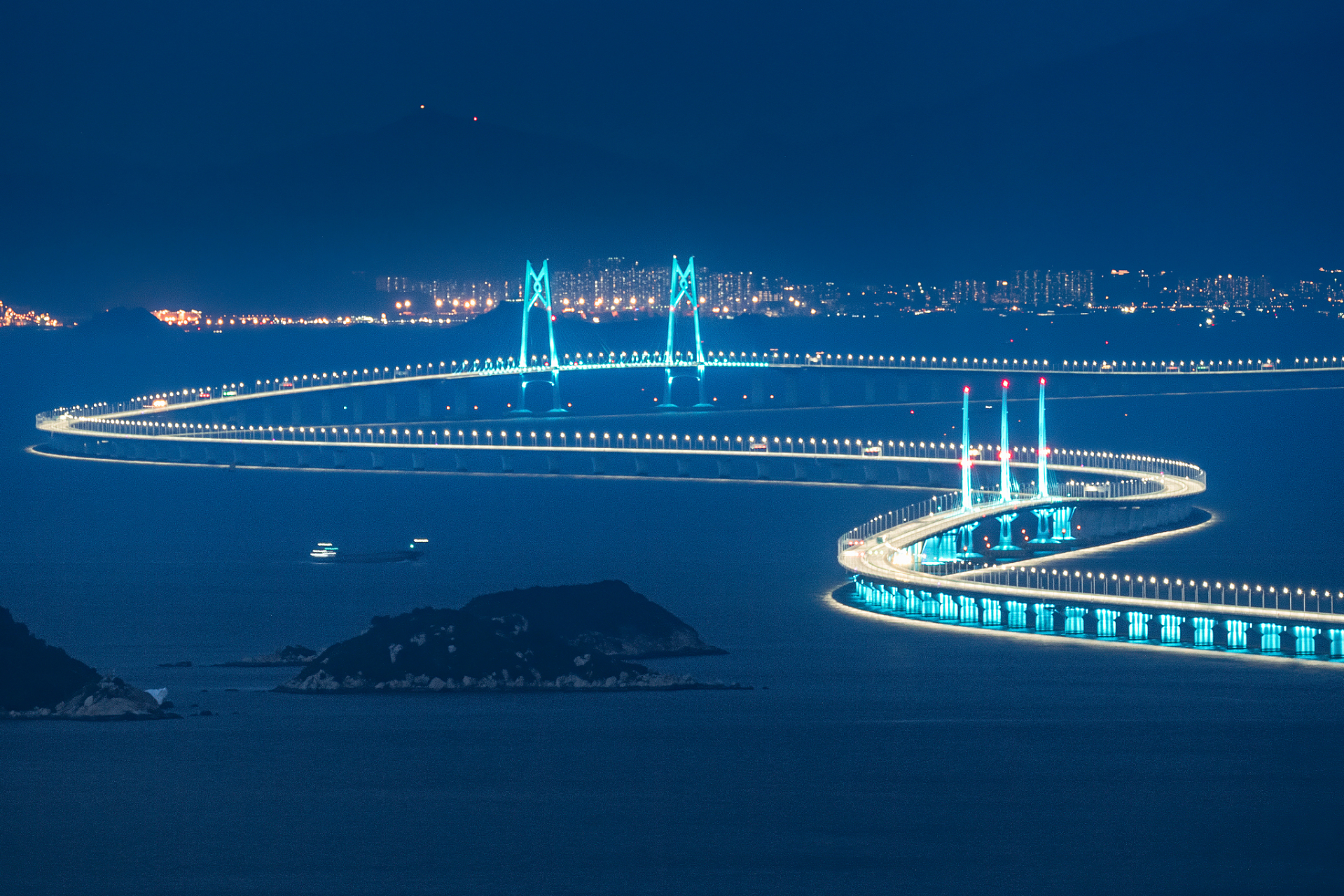 港珠澳大桥序(仿《滕王阁序》)