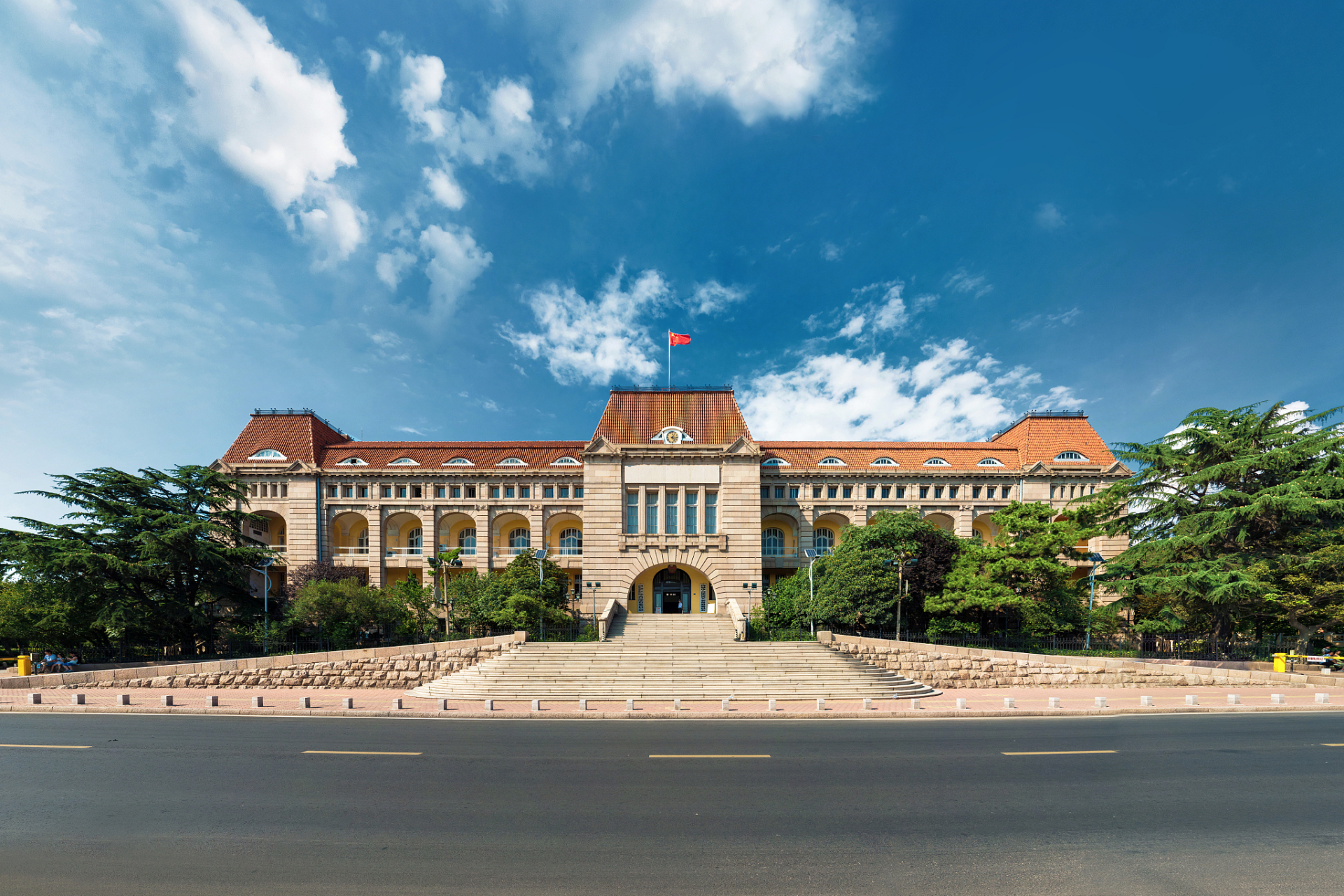 南京总统府,位于江苏省南京市玄武区长江路292号,是中国近代建筑遗存