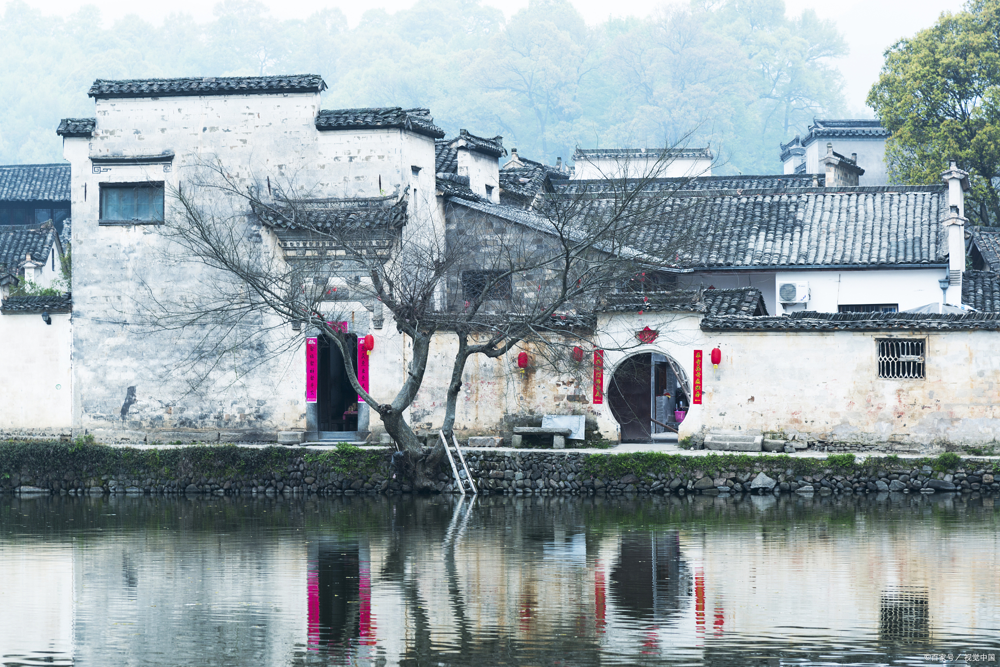 安徽,被徽风皖韵浸润了千年从白墙黛瓦的水墨徽州到险峻奇秀的灵山