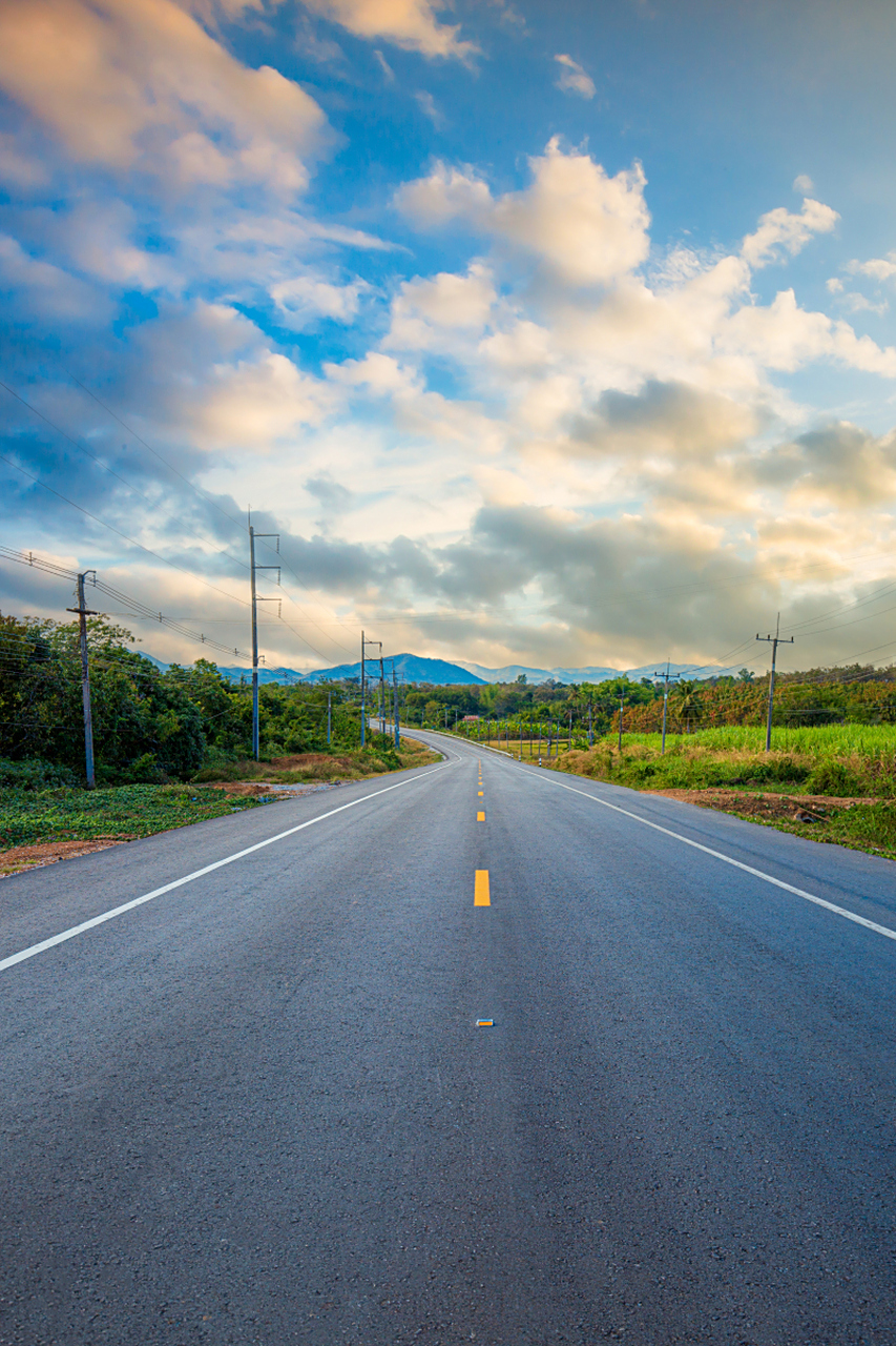 再远的路,走着走着也就近了; 再高的山,爬着爬着也就上去了; 再难的事