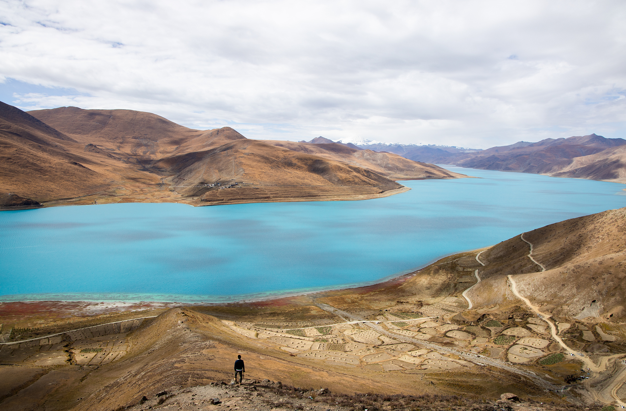游仁青休布错:湖水畅游,山峰攀登,一场与自然的完美邂逅!