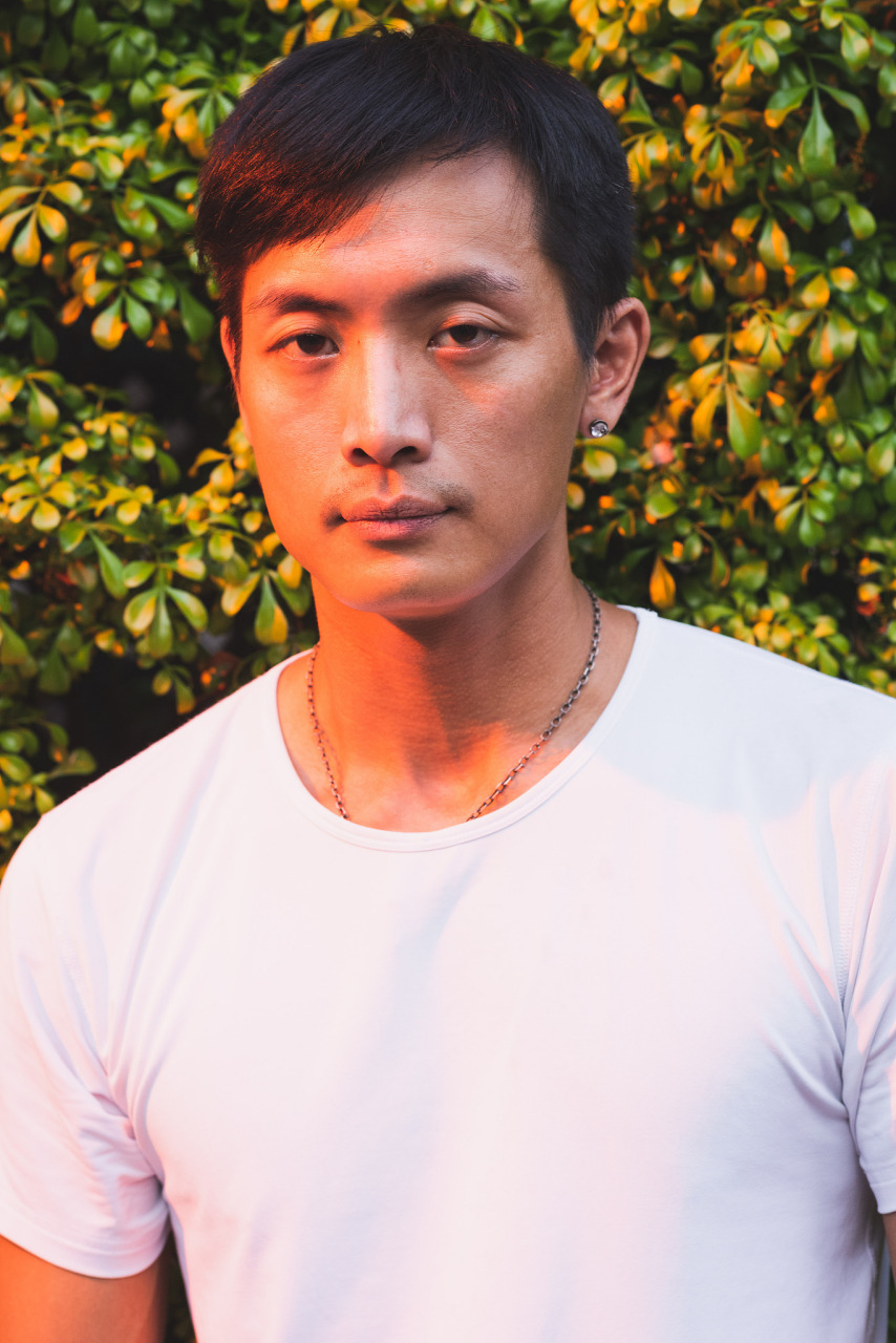 4月29号,演员陈腾跃因为"全资进组"冲上了热搜,引发了热议!