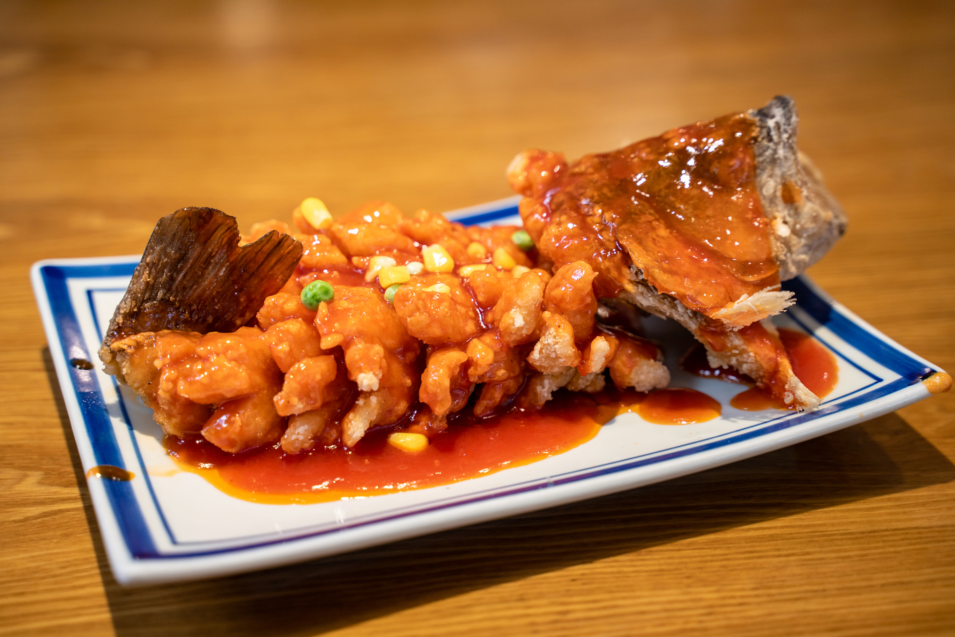 五千年食光# 江浙菜之松鼠桂鱼 松鼠桂鱼是江浙菜的一道传统名菜乙 