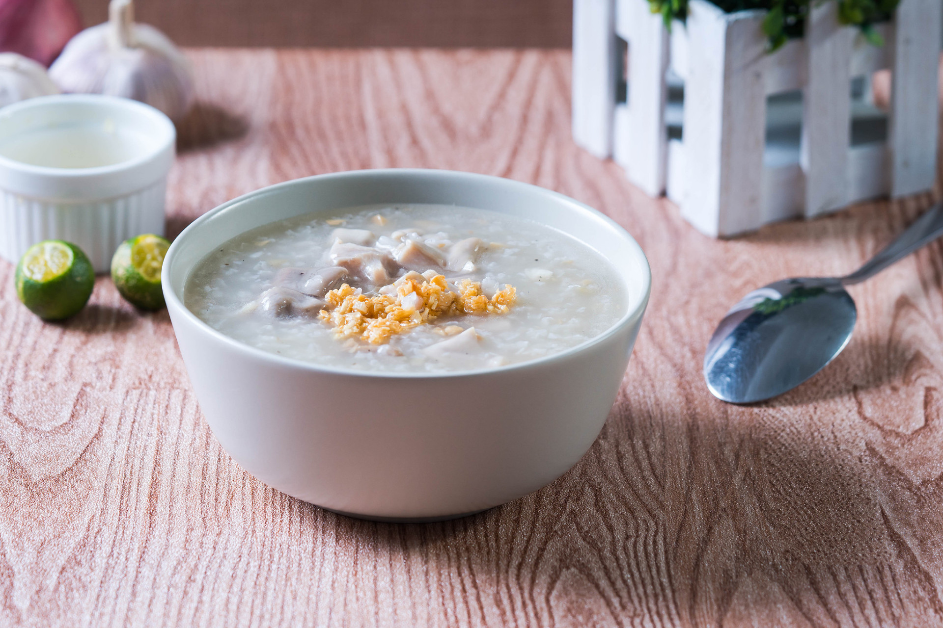 武汉国医堂医院:养胃妙招一:多喝粥 众所周知,喝粥是最简单的养胃方法