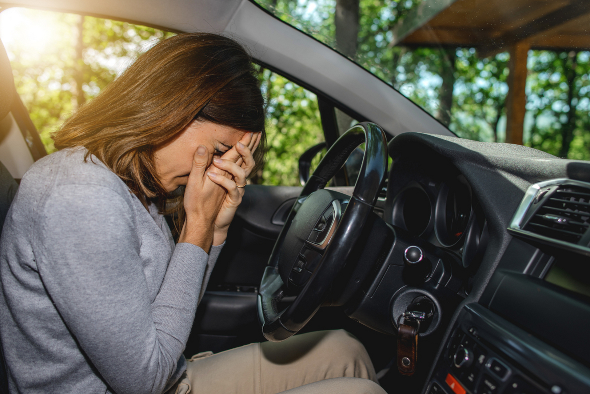 别让晕车打乱你的计划:舒缓晕车症状的小妙招  晕车是一种常见的交通