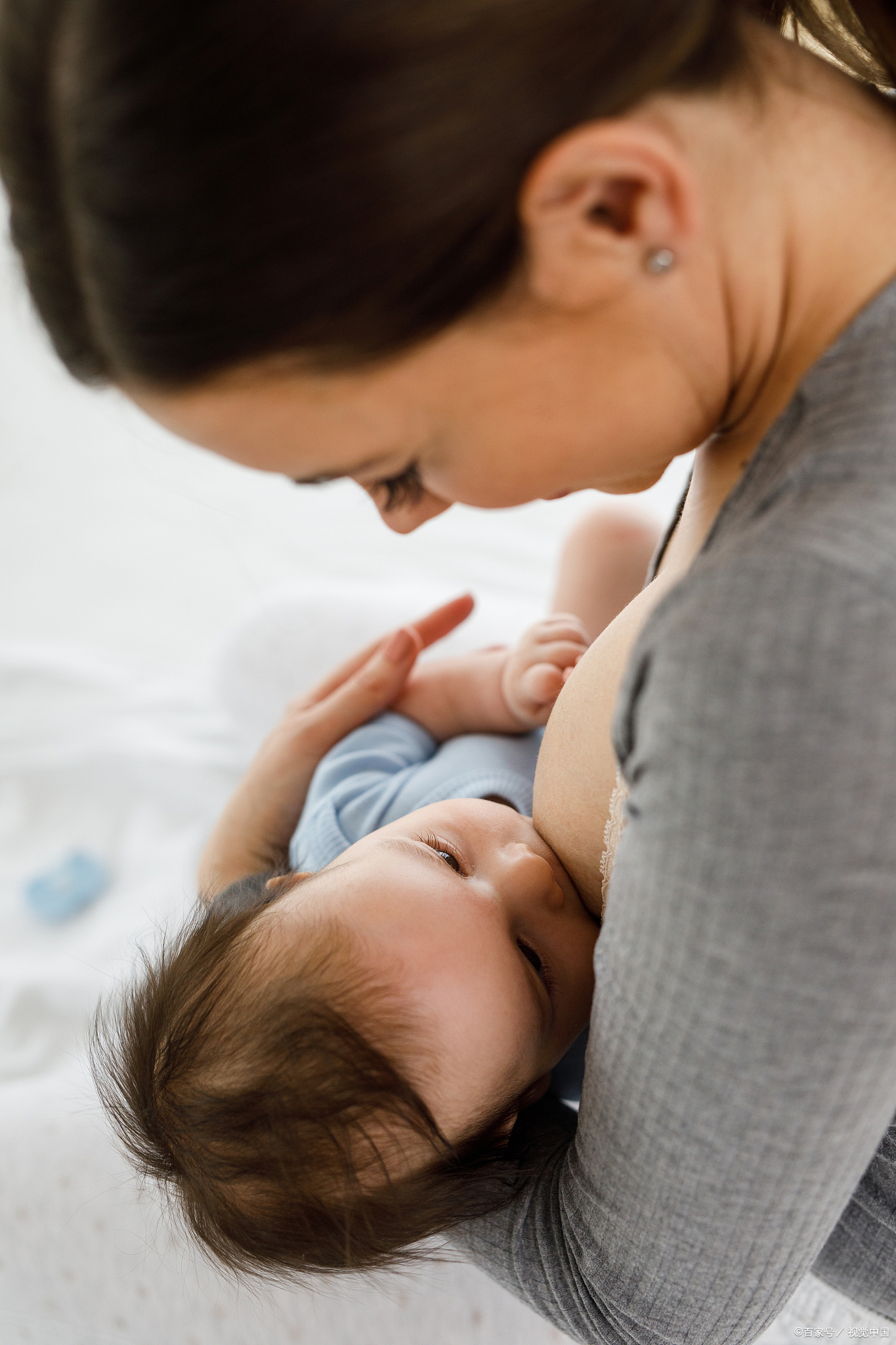 0到12个月宝宝吃奶量对照表