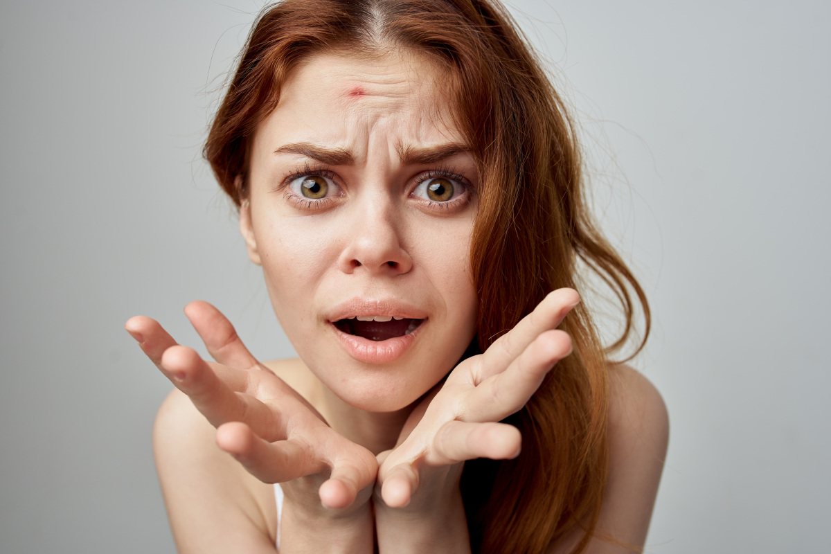 为什么有些人对外人和善,对家人脾气差