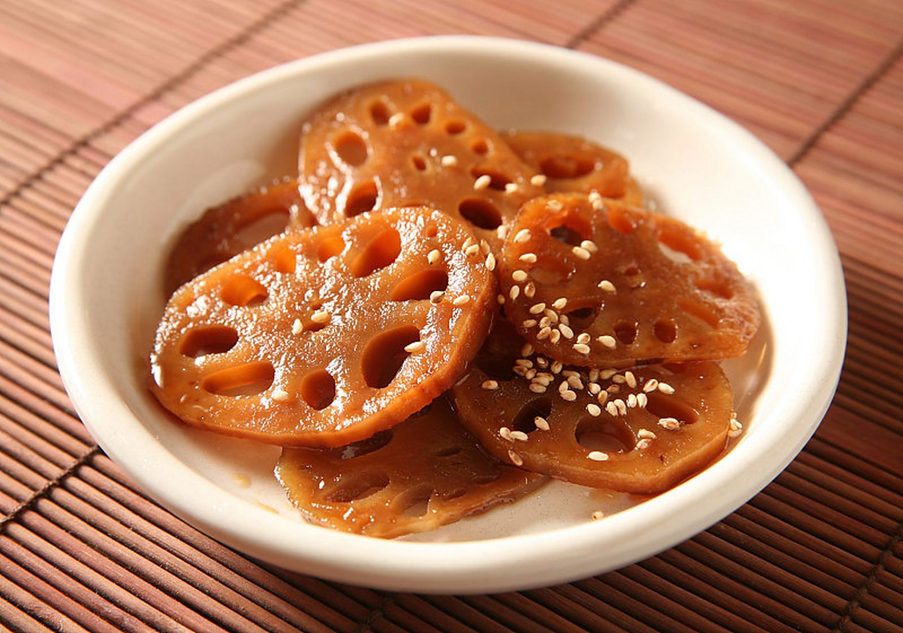 糖醋藕片,一道色香味俱佳的中国传统名菜.