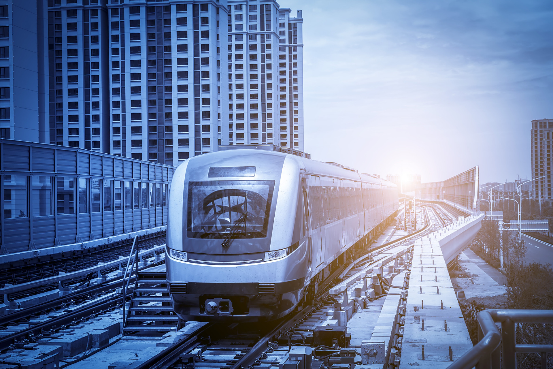 城市轨道交通供电专业是一个非常有前途的专业,因为城市轨道交通是一