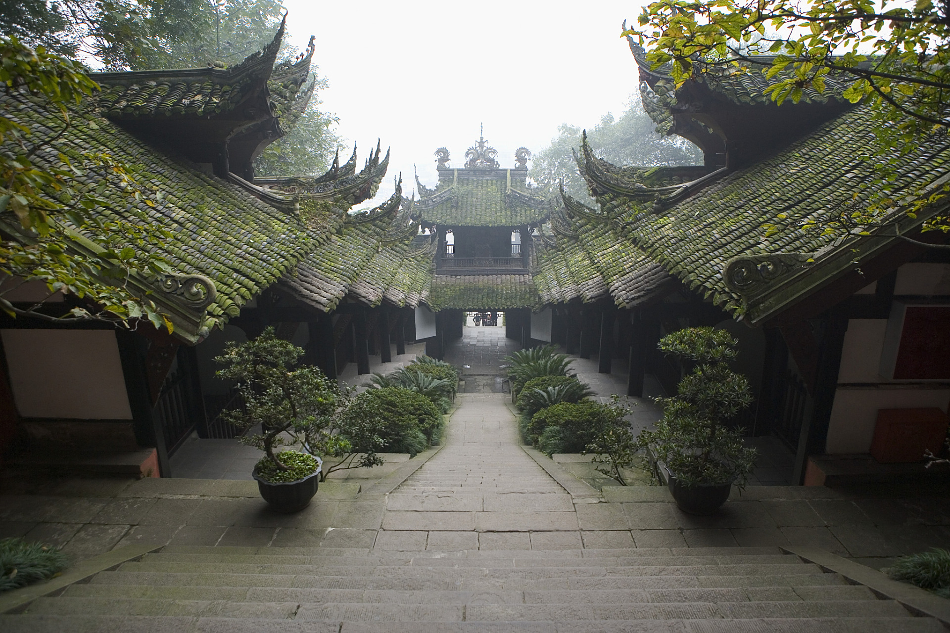 武侯祠是中国历史上唯一同时祭祀君王和臣子的祠庙