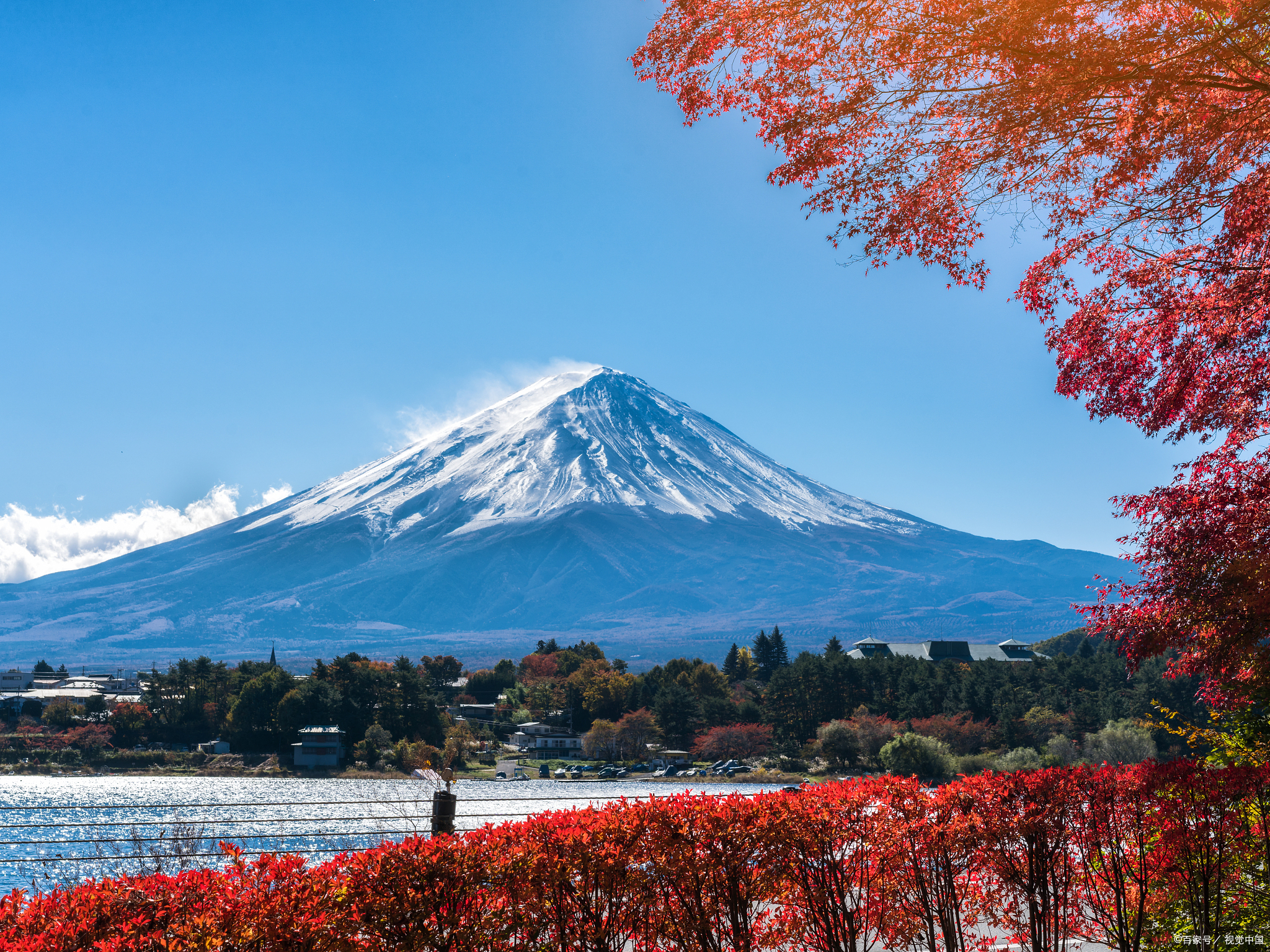 据网上资料了解到,日本政府一直在监测富士山的活动,并采取了各种措施