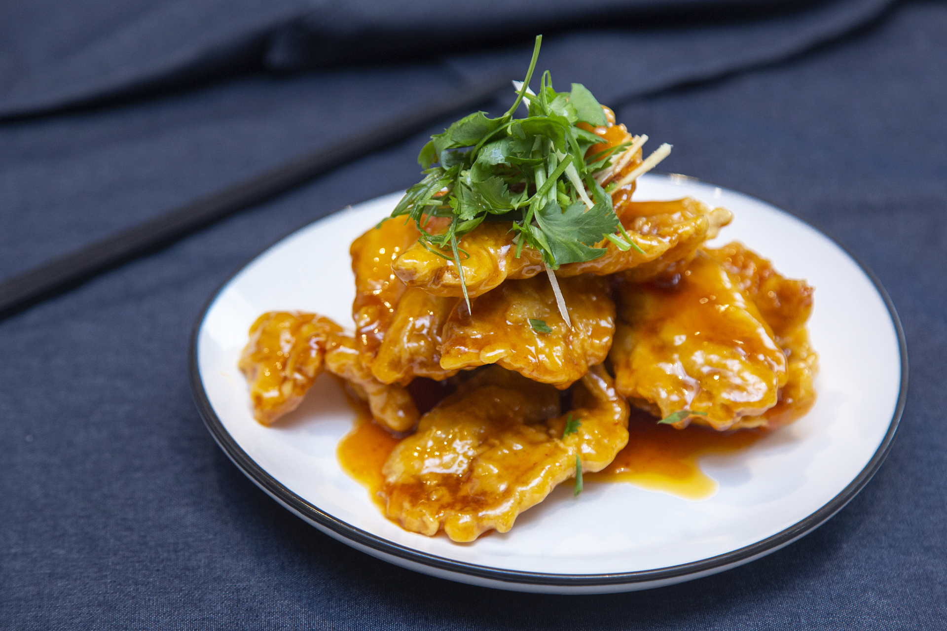 锅包肉,东北菜的代表菜之一.