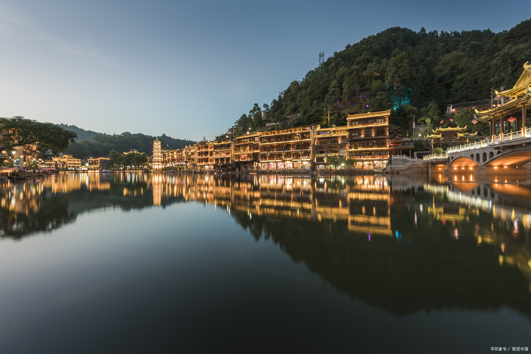 茶峒古镇住宿攻略茶峒古镇,位于湘西州花垣县,与重庆秀山县及贵州松桃